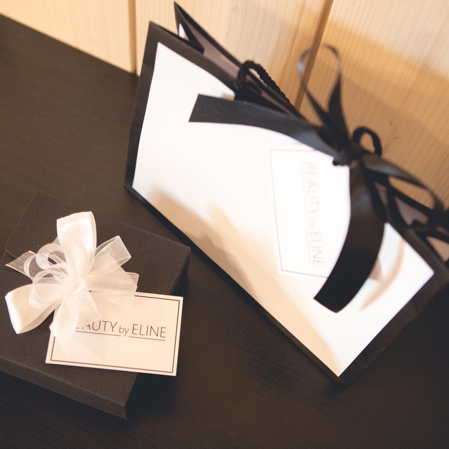 Ben je toevallig op zoek naar een leuk cadeautje?
Met een cadeaubon van Beauty by Eline kan je een bedrag of behandeling naar keuze schenken aan iemand die maar al te graag wordt verwend 🤗
Je kan je cadeaubon trouwens heel gemakkelijk bestellen via de website, of spring gerust even binnen in het salon!