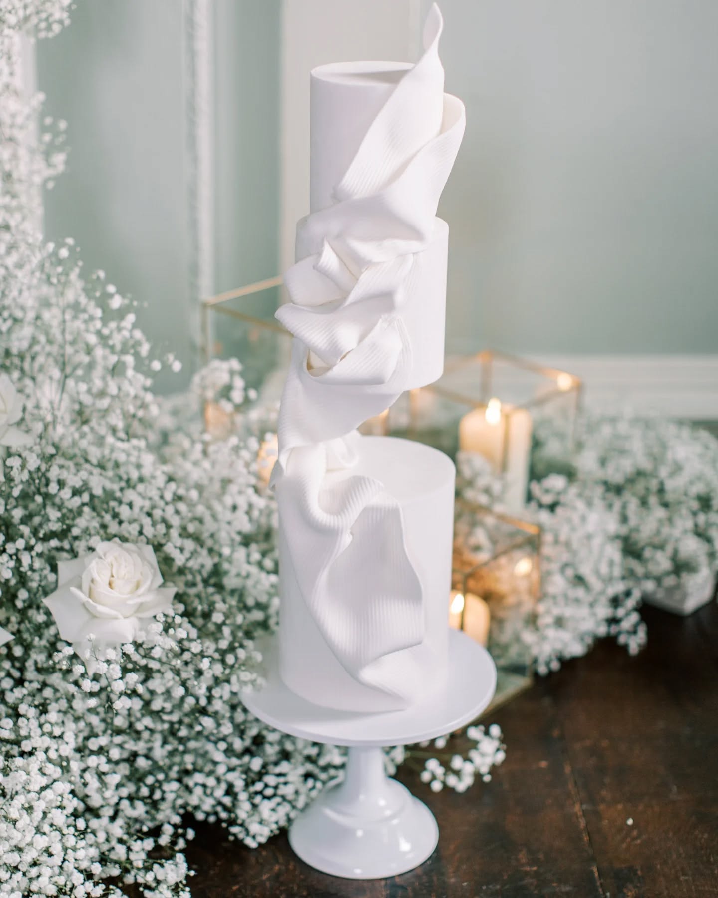 LEARN EDIBLE DRAPING...
Apparently edible fabrics and drape effects will be a massive wedding cake trend in 2026 (though they have been around for years but maybe this year will be their year)...
So now is the time to scrub up on those skills and learn how to drape like a boss.
Learn multiple techniques to create different styles, using a number of edible mediums.
All live on zoom from only £35.
Comment DRAPE if you would like to join @perfectcakesco for all her hints and tips for making showstopping drape cakes in 2026
#cakedecoraring #cakeclass #weddingcakeinspo