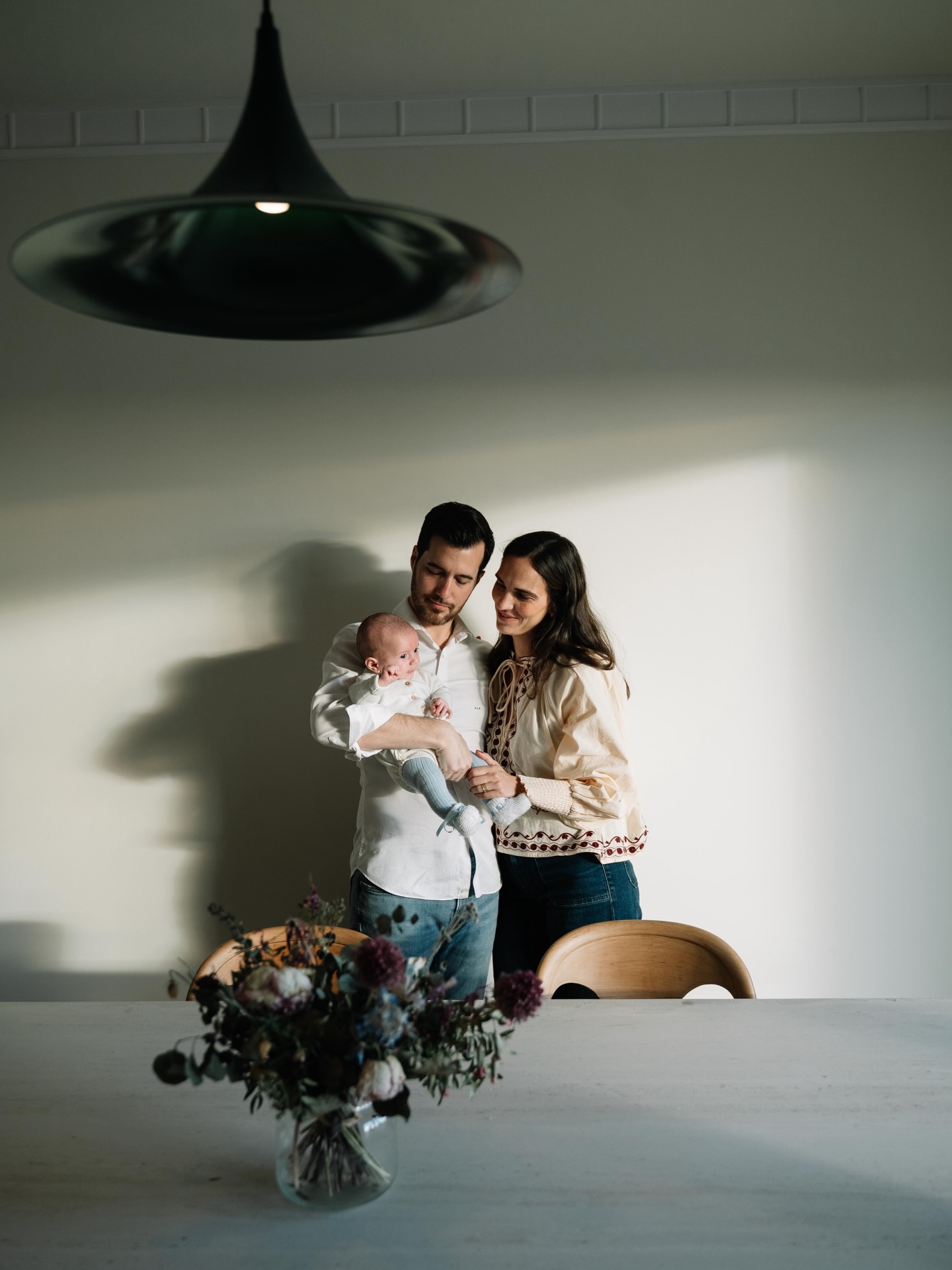 La intimidad de un hogar cuando la vida acaba de cambiar y el amor aprende otra forma🩵 #sesiondefamiliamadrid #sesiondefamiliabogota