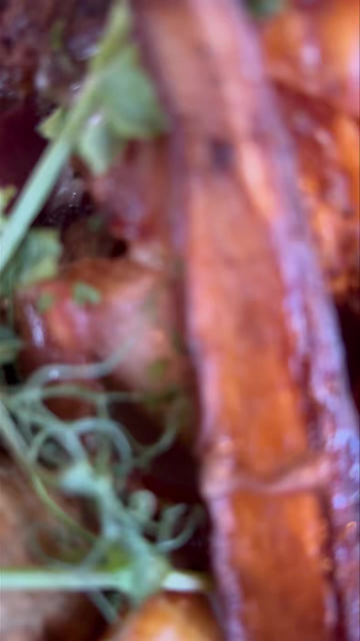 12pm ๐
Cozy Vibes ๐
Gather your friends & family ๐งโ๐งโ๐งโ๐ง
Itโs roast day ๐ฝ๏ธ