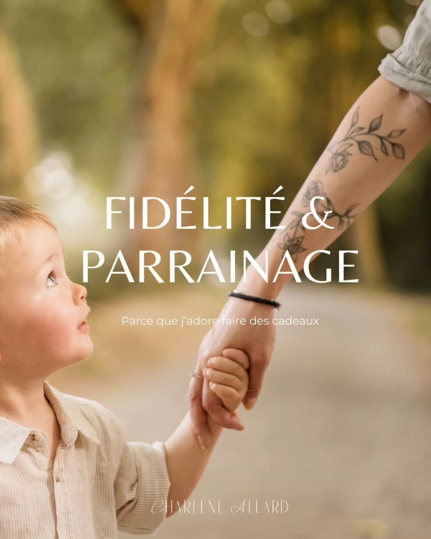 Nouveauté 2026,
Parce que j'adore vous revoir,
Parce que certaines familles reviennent chaque année,
Et parce que vos recommandations comptent énormément pour moi...
J'ai décidé de mettre en place un programme de fidélité et de parrainage.
Des points à cumuler,
Des cadeaux,
Des réductions,
Et toujours la même envie :
Vous remercier de me confier vos histoires, encore et encore.
Plus d'infos sur mon site internet www.charleneallard.com dès demain