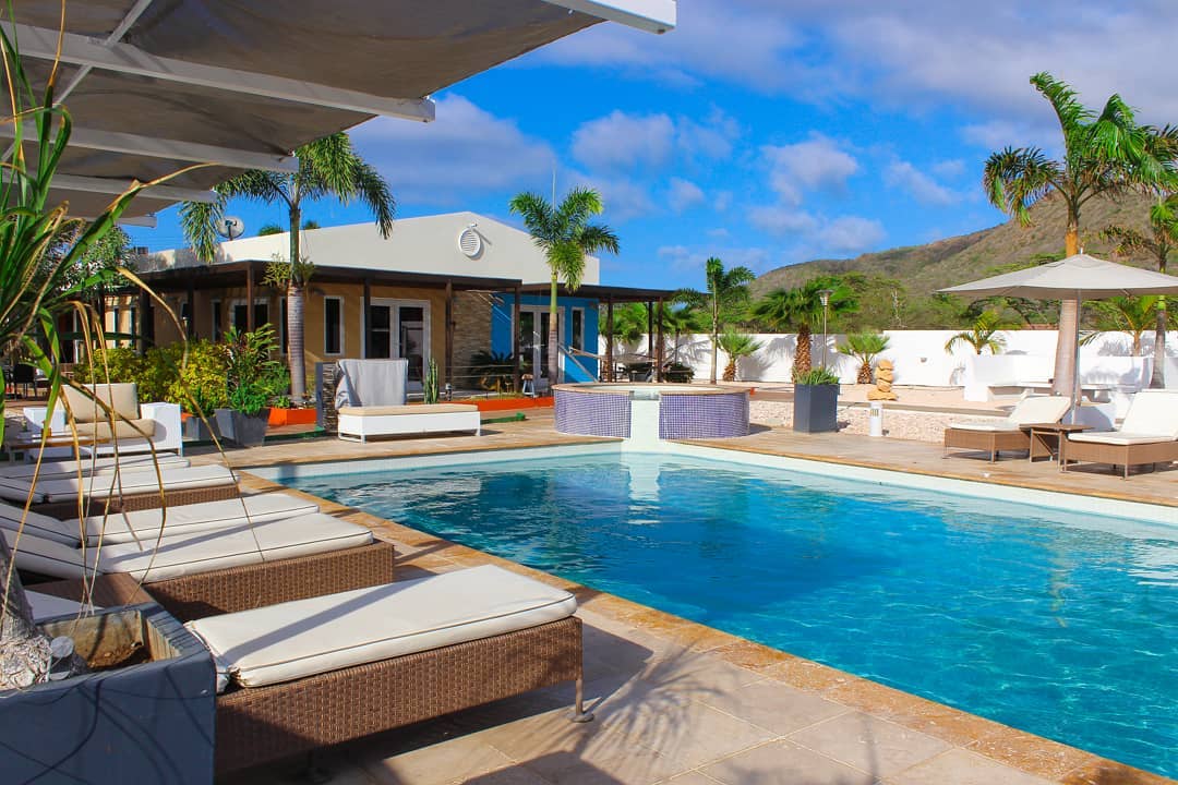 What a lovely day to take a dip in the pool ☀️
#curacao #vacation #apartments #caribbean #relaxation