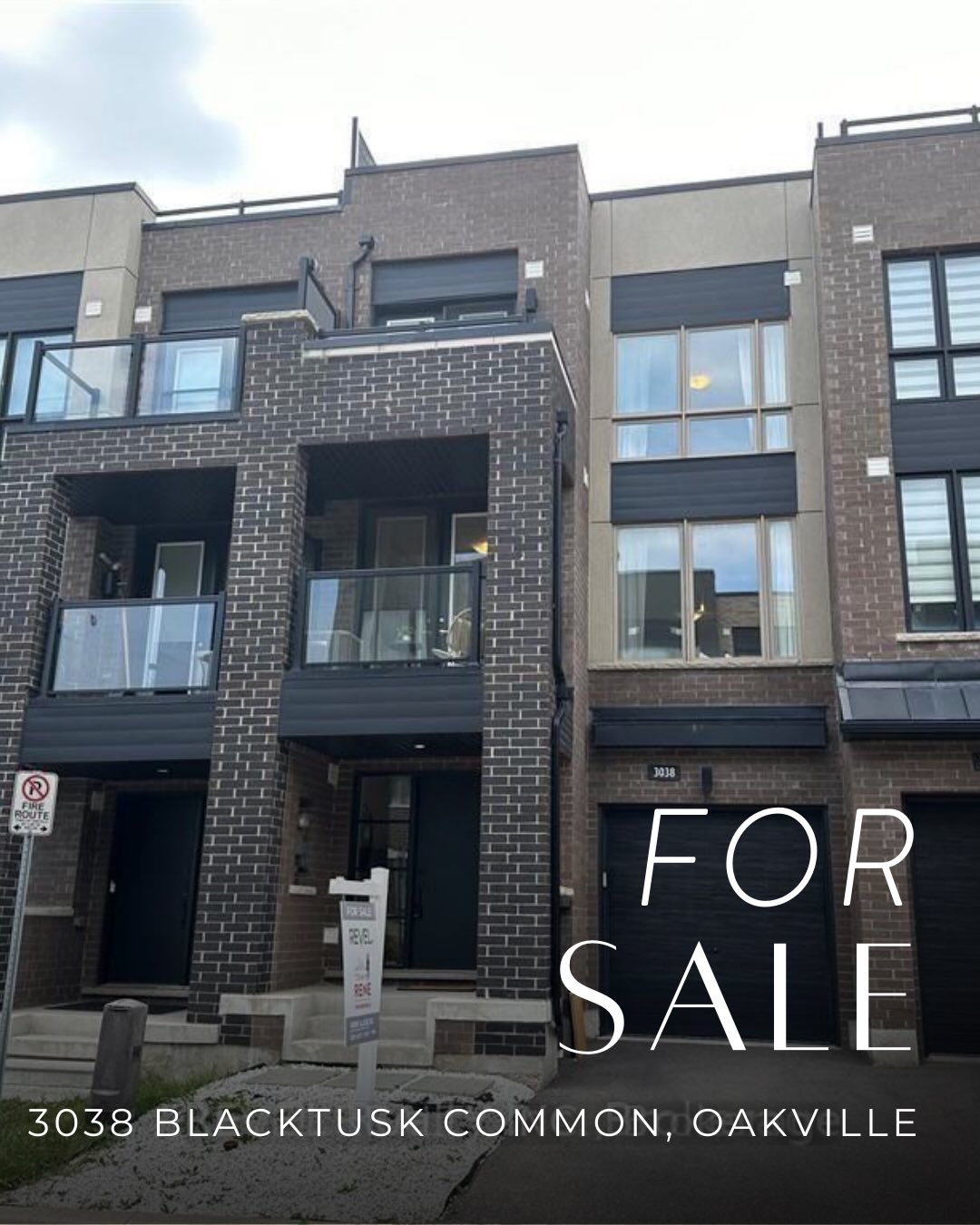 🏈 Super Bowl kickoff + a brand new listing! 🏈
Just hit the market in one of Oakville’s most amenity-rich neighbourhoods 🙌 This 1,490 sq ft 2-bedroom, 2+1 bath townhouse brings the win with open-concept living, oak hardwood floors, sun-filled windows, three balconies, and a bright kitchen with granite counters & breakfast bar—perfect for hosting. Upstairs features a spacious primary with ensuite, a generous second bedroom, and then the real MVP… ⭐️ a stunning rooftop terrace ideal for entertaining and soaking in scenic views.
Enjoy the halftime show, it’s going to be epic 🏈 🐰 🏆
#superbowl #oakvilletownhouse #oakvillerealestate #newlisting #badbunny