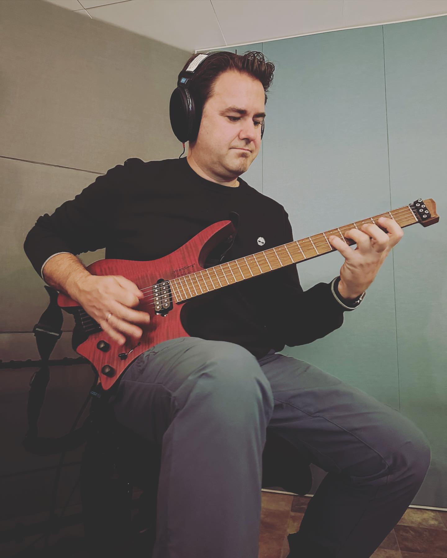 Simen has been dragged to the dark side! Headless guitars!😱😱😱😱 #progrock #progmetal #progmusic #progressiverockcommunity #rockmusic #norway #newmusic #norway #hardrockmusic #jazz #newmusic #taskaha #haken #dreamtheater #opeth #leprous #kemper #strandberg #dingwallguitars #tamadrums
#musicman #musicman #taskaha_official
#hurumrock #welåverock #progrockfestival #livemusicnorway #mesaboogie #oakinoslo #meermusic #tammatoys #magicpieband #https://infringement.bandcamp.com/