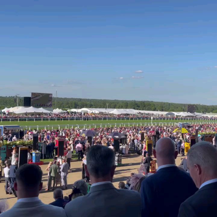 📌 SAVE THE DATE – 16–20 June 2026 | ROYAL ASCOT
⠀
A symbol of British elegance and tradition, Royal Ascot has defined the country’s sporting and social calendar since 1711
⠀
Over five extraordinary days, world-class horse racing meets refined style, aristocratic heritage, and an unmistakable atmosphere of prestige
⠀
The programme features around 35 elite races, including the iconic Queen Anne Stakes, St. James’s Palace Stakes, Coronation Stakes and the Queen Elizabeth II Jubilee Stakes — moments that shape the global racing scene
⠀
Traditionally attended by members of the British Royal Family and style connoisseurs from across the world, Royal Ascot is as much about fashion and social ritual as it is about sport. Its legendary dress code and celebratory spirit make it one of the most glamorous events of the season
⠀
Ladies’ Day — the most stylish day of the festival — is where fashion takes centre stage. Statement hats, couture silhouettes and impeccable tailoring transform Ascot into a living runway, while the historic Ascot Gold Cup delivers one of the week’s most thrilling races
⠀
Having experienced this iconic event firsthand, we are delighted to share insider recommendations to help you discover Royal Ascot at its finest
⠀
➡️ Get in touch with our Luxury Travel Specialists on +44 746 786 23 53 | reservations@serenitymiles.com