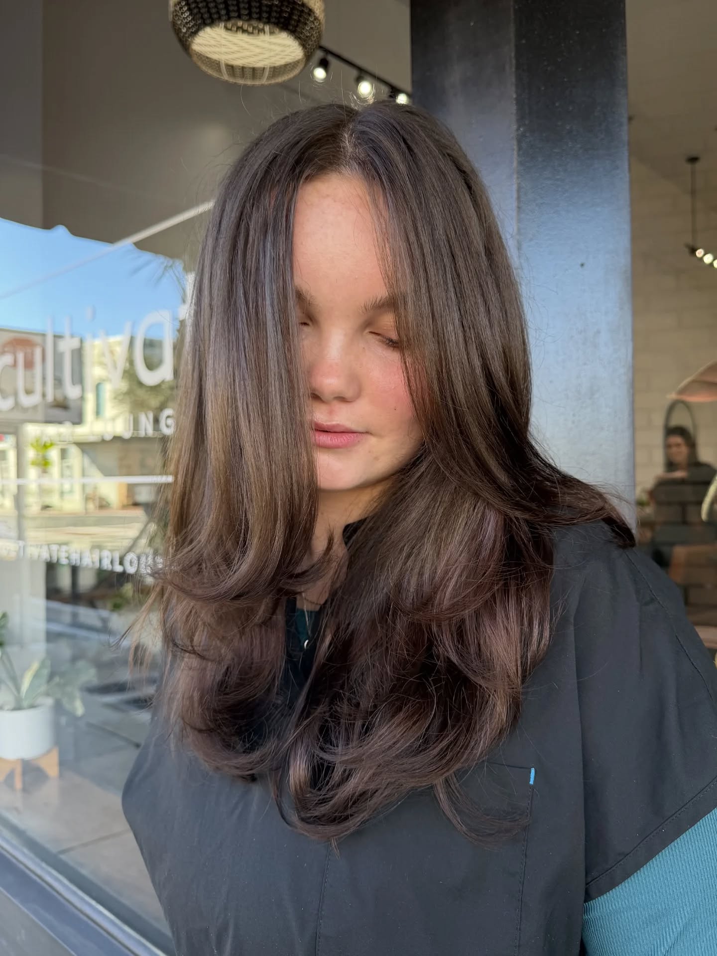 The most popular haircut trending this year is definitely the 90s Inspired Layers. The queen that is killing it with these cuts is @hairbymonica_1 💁🏻♀️