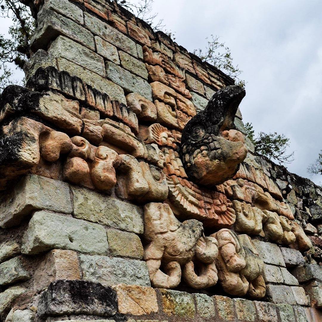 As much fun as it is to cross big touristy things off your bucket list, it’s even more fun to see the more unusual ones! When most people think of Mayan ruins, they think of Chichén Itzá, but there is also a large, well preserved Mayan ruin site in Copán, Honduras. This is a photo from there of a macaw statue at the end of an ancient ball court, which was supposedly what the players were supposed to hit with the ball during the game. *
*
Check out the link in our bio for our blog! Continued Eurotrip content hopefully coming soon!
