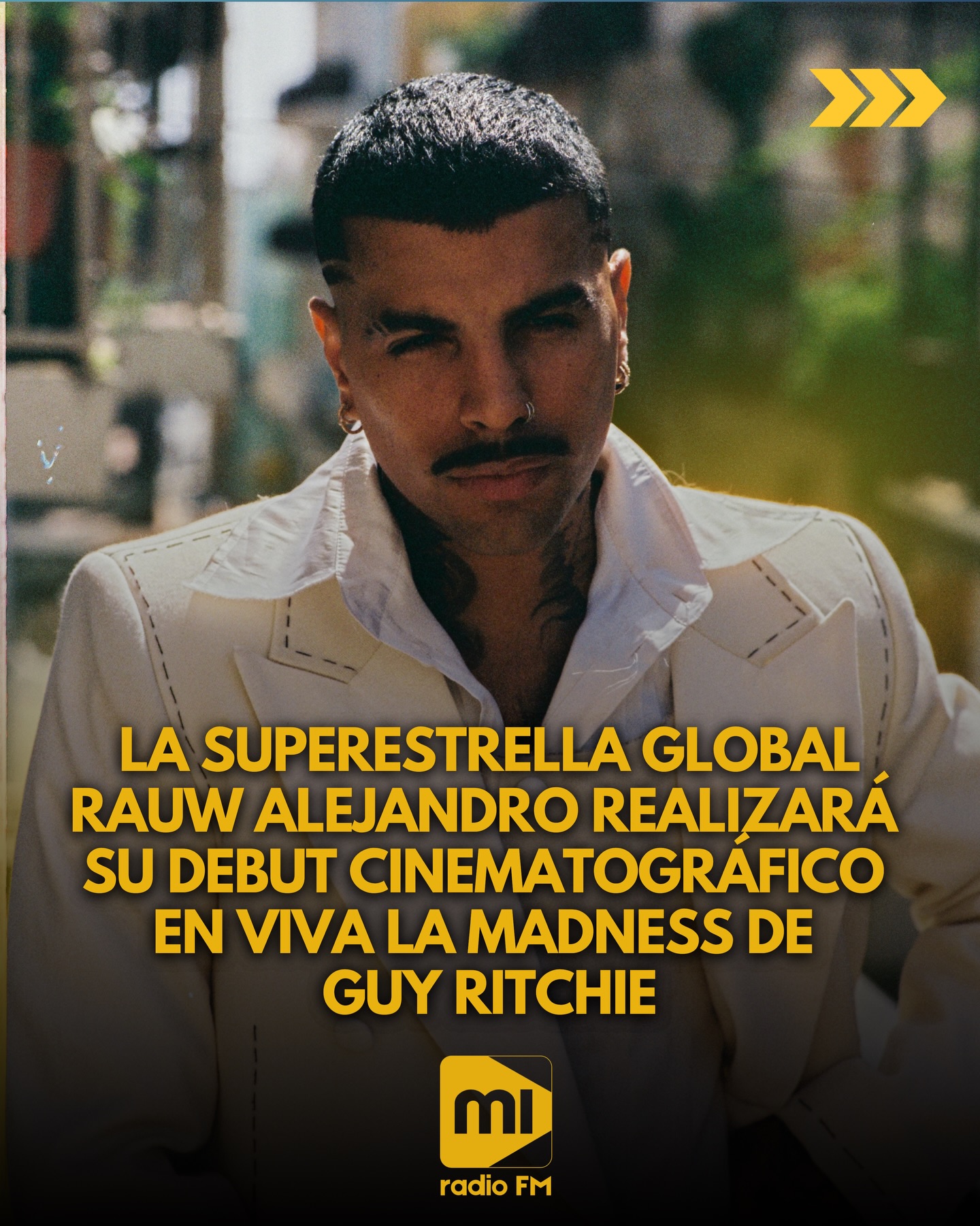 La superestrella global Rauw Alejandro está dando un gran salto 🚀: hará su debut cinematográfico en la película Viva La Madness, dirigida por Guy Ritchie y protagonizada por Jason Statham. 🎥👀
🎭 El artista, reconocido mundialmente con Latin GRAMMY®s y múltiples nominaciones al GRAMMY, se suma a un elenco de lujo en este thriller de acción original, cuya trama aún se mantiene en secreto. 💥
🕺💥 Tras arrasar en su Cosa Nuestra World Tour con casi un millón de tickets vendidos en todo el mundo 🌍, Rauw continúa rompiendo barreras entre la música y el cine.