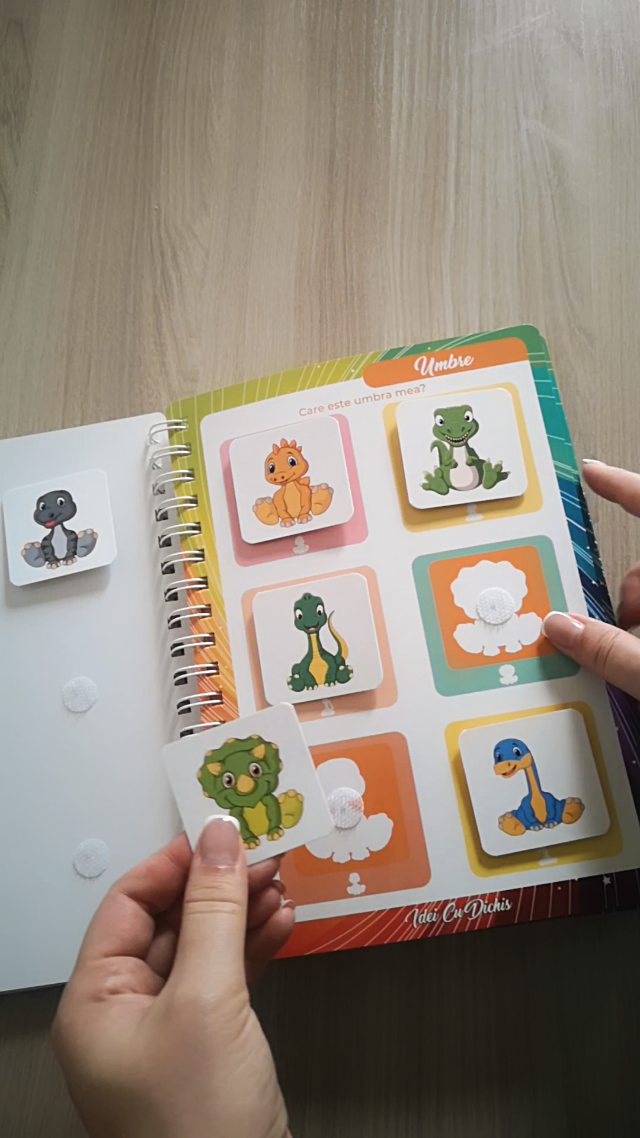 Caietul Portocaliu e preferatul celor mici care adoră să potrivească, să asocieze și să descopere! Cu 60 de cartonașe cu scai, distracția e la ea acasă! 🏠
🎨 Ce învățăm prin joacă: 🐌 Mixul de culori (pe un melc simpatic!) 🔷 Forme geometrice prin suprapunere 🦕 Animale, dinozauri, mijloace de transport 🏰 Construim un castel întreg!
E genul de caiet pe care îl redeschid zilnic – și tot găsesc ceva nou!
💛 89 lei | Format B5 🚚 Transport gratuit peste 229 lei
Link în bio! 👆
#ideicudichis #caietcuactivitati #joculcuculori #motricitate #2ani mamesicopii activitatiinteractive
