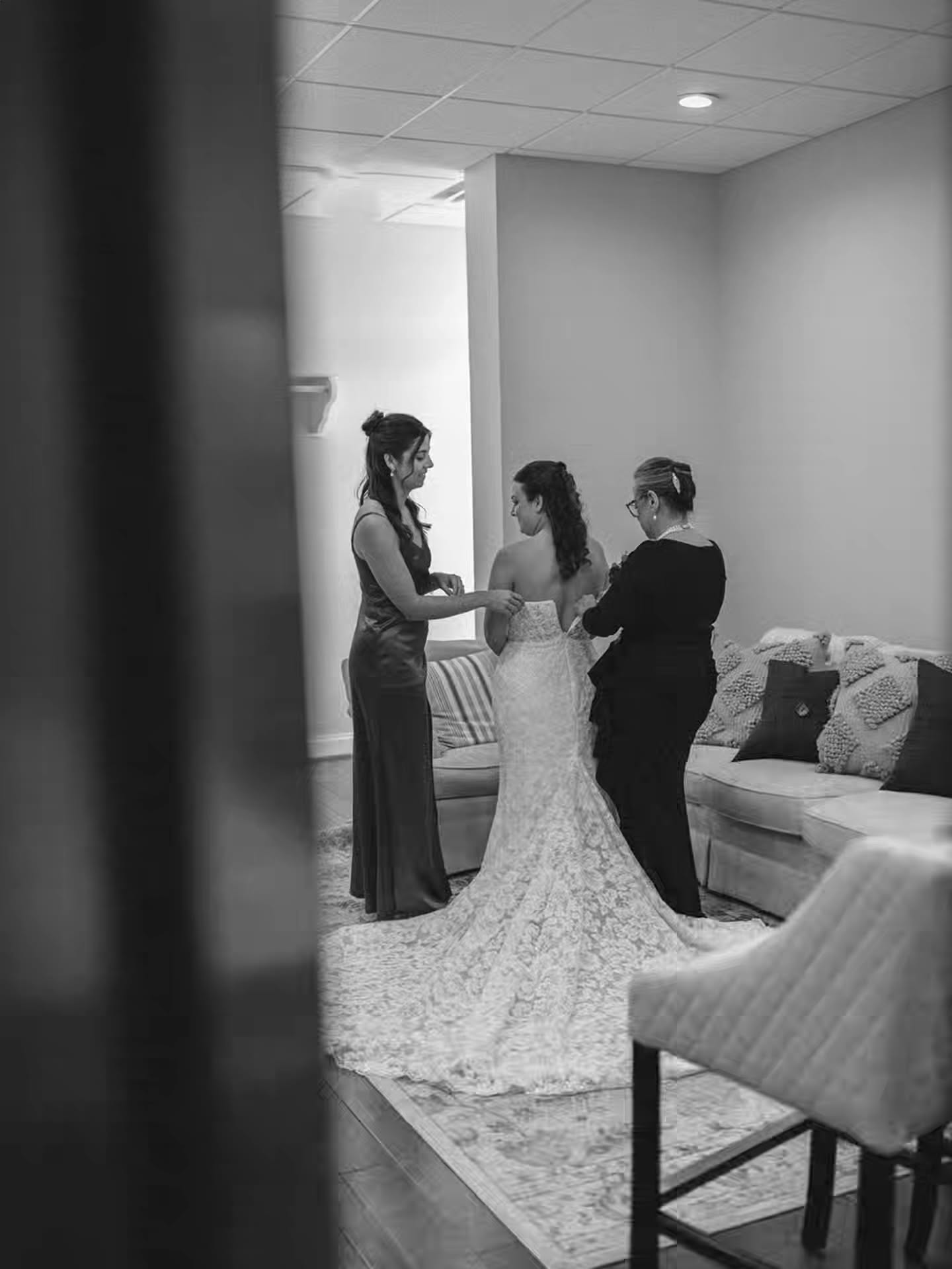 Some black and white moments from Catie & Cameron wedding.
•
#weddingportrait #weddingshoot #weddingphotography #theknotpro #ohioareaphotographer