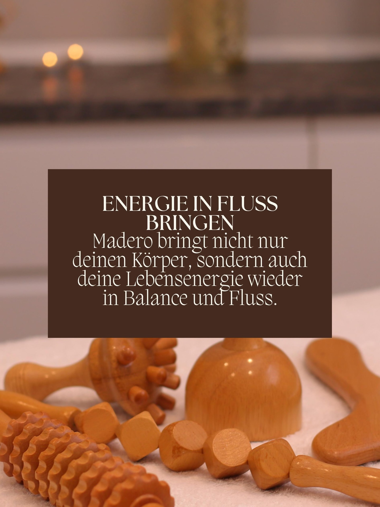 Durch die gezielten, rhythmischen Bewegungen mit Holz entsteht ein gleichmäßiger Impuls im Gewebe. Blockaden, die sich über Monate oder Jahre aufgebaut haben, kommen wieder in Bewegung. Nicht nur Lymphe, Wasser und Stoffwechselprodukte beginnen zu fließen auch deine Lebensenergie erinnert sich daran, wie sich Balance anfühlt.
🤍
Viele Menschen tragen Spannungen nicht nur im Körper, sondern auch im Inneren. Stress, unterdrückte Emotionen, ständiges Funktionieren. Der Körper speichert all das. Madero setzt genau dort an. Mit jeder Behandlung entsteht Raum. Raum zum Atmen, Raum zum Loslassen, Raum zum Spüren.
Wenn Energie wieder frei fließen kann, verändert sich mehr als nur die Silhouette.
Der Körper fühlt sich leichter an. Der Kopf wird klarer. Die Verbindung zu dir selbst wird stärker. Viele beschreiben nach einer Sitzung ein Gefühl von Erdung, innerer Ruhe und gleichzeitig neuer Kraft.
Madero bringt dich zurück in deinen natürlichen Rhythmus.
Weg vom Festhalten, hin zum Fließen.
Weg vom Druck, hin zur Balance.
Es ist keine schnelle Lösung.
Es ist eine Erinnerung an das, was dein Körper längst kann, wenn man ihn lässt💫
#maderotherapy #lymph #lipodem #lymphaticmassage