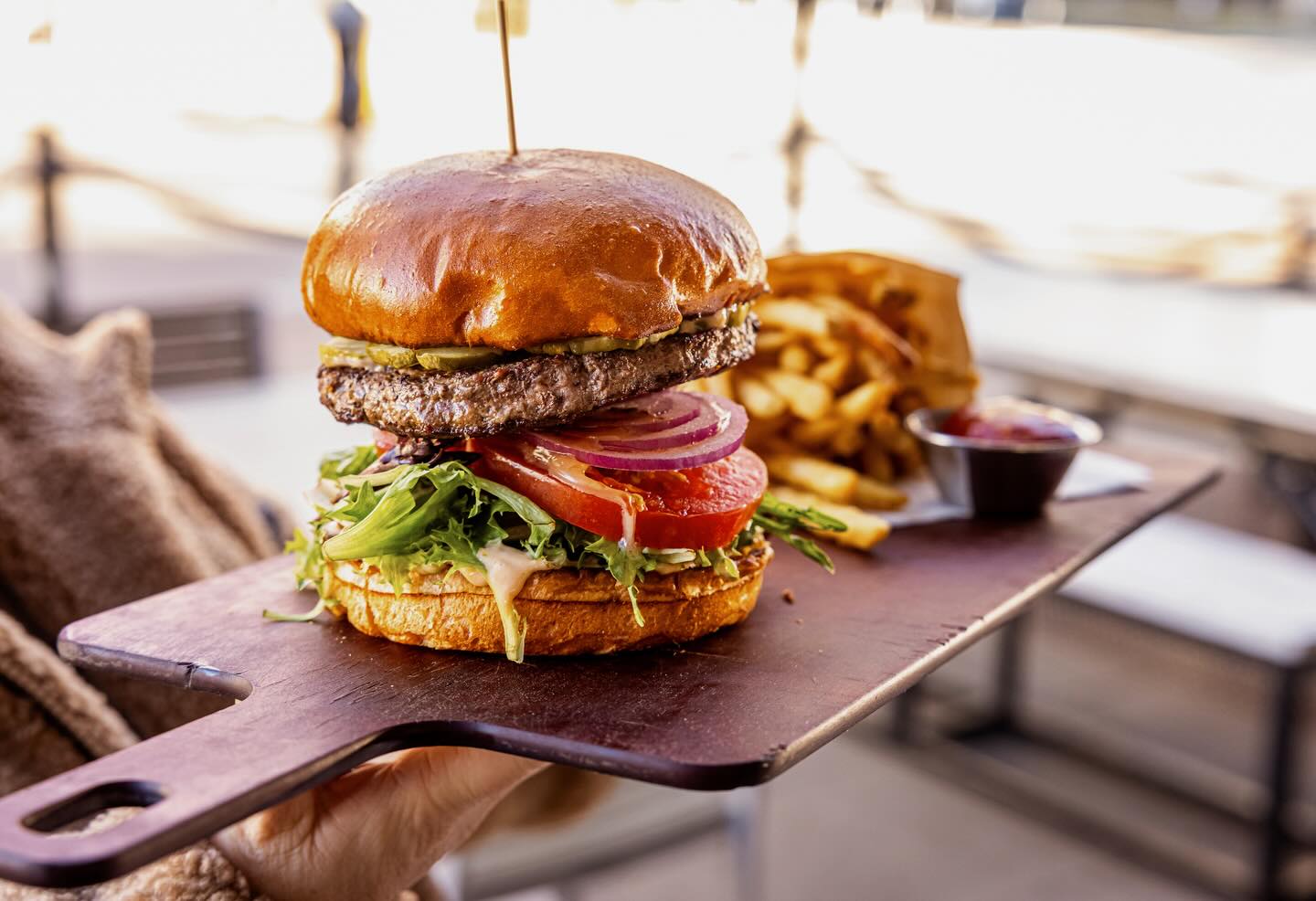 come enjoy our tavern burger 🍔classic flavors with all the fixins—thousand island, lettuce,....