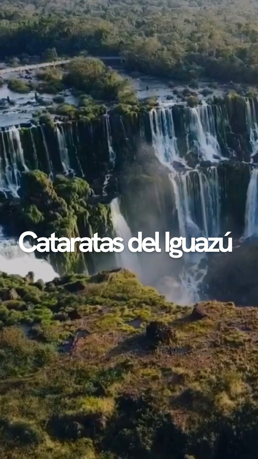 🇦🇷 4 lugares que tenés que conocer SÍ O SÍ si venís a Argentina ✈️🌎
1️⃣ Mendoza 🍷
Vinos de clase mundial, bodegas increíbles y la Cordillera de los Andes de fondo.
👉 Este lugar es un gol.
2️⃣ Cataratas del Iguazú 💦
Una de las 7 Maravillas Naturales del Mundo.
👉 No hace falta decir mucho… te deja sin palabras.
3️⃣ Patagonia 🏔️
Glaciares, lagos y paisajes que parecen de otro planeta.
👉 Alta foto en cada esquina.
4️⃣ Buenos Aires 💃🧉
Tango, fútbol, gastronomía y barrios con historia.
👉 Caótica, intensa y mágica.
📍 Argentina no se explica… se vive.
💬 ¿Cuál sumarías vos a la lista?
#Argentina #TurismoArgentina #ViajarPorArgentina #LugaresIncreíbles #VisitArgentina #TravelArgentina