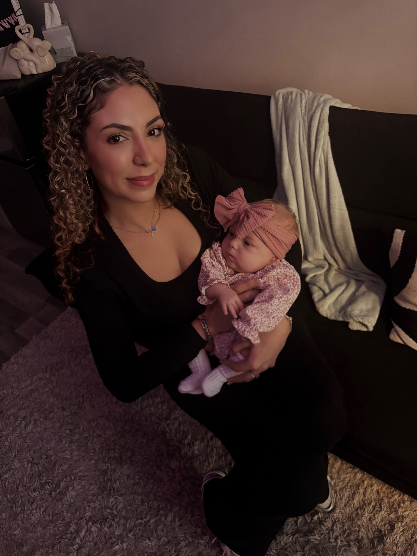 Extra special visitor today 🤍 Camila June 💕
It’s always so special meeting a baby I watched grow. Moments like this never get old 🥹
To every family who places their trust in me during such an intimate and emotional chapter; thank you. Thank you for allowing me into those moments, for sharing your babies with me before they arrive, and for bringing them back to meet me afterward. It’s such a privilege and never stops feeling special 🤍