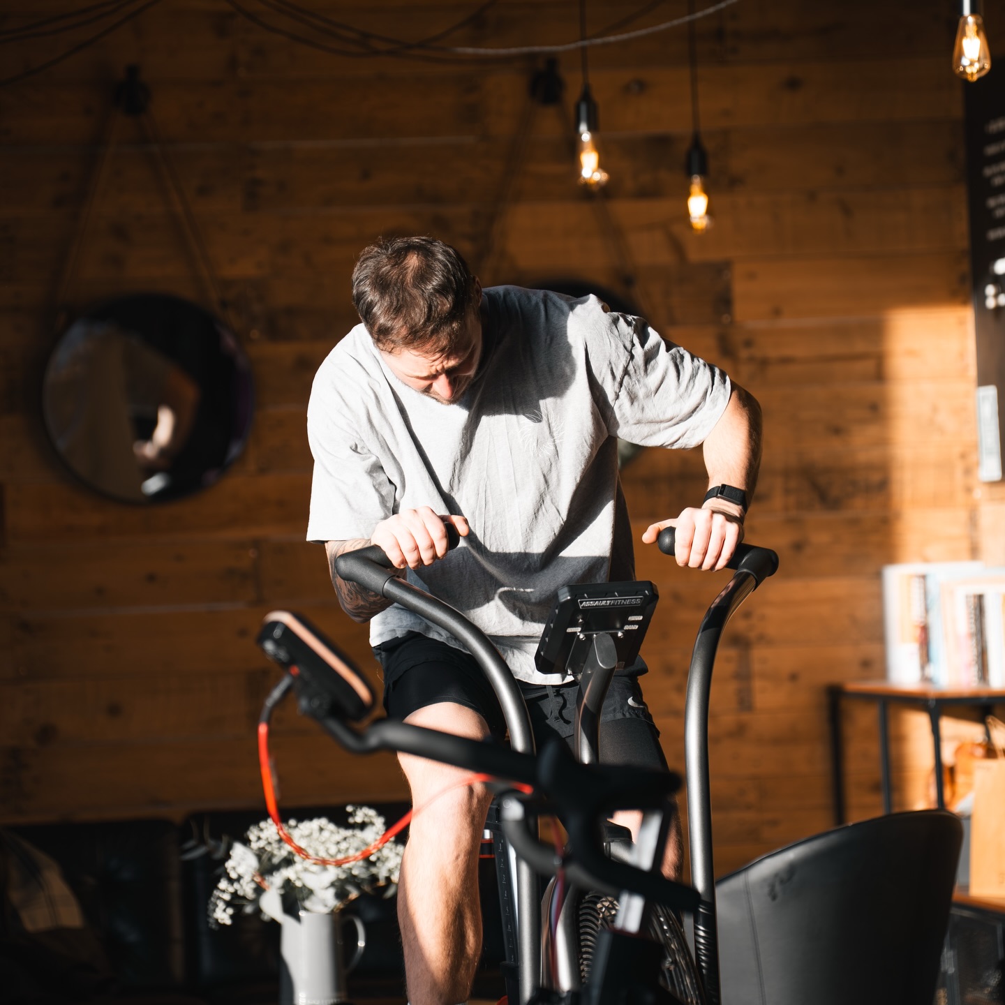 𝗦𝗣𝗥𝗜𝗡𝗚 𝗜𝗦 𝗜𝗡 𝗧𝗛𝗘 𝗔𝗜𝗥
We are starting to see the signs of winter ending and spring emerging. Lighter mornings, lighter evenings, shutter doors up and the sun on your face.
We can’t wait for training to move more outside and plenty of sun filled activities this year with you all.
Here at FORTIS we are a family, if you are looking to join us here at FORTIS now is the time to take that step.
#TEAMFORTIS #spring #farmgym #traininginthesun #nottingham