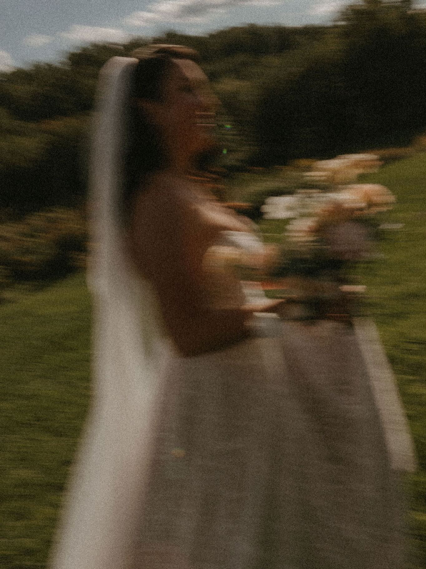 Coordination jour J — Été 2026 ✨
Quelques fins de semaine sont encore disponibles pour vous accompagner le jour de votre mariage, afin que vous puissiez être pleinement présents et savourer chaque instant.
Contactez-nos par message ou via le formulaire sur notre site !
Wedding Day Coordination — Summer 2026 ✨
A limited number of weekends remain to support you on your wedding day, allowing you to be fully present and savor every moment.
Contact us by message or via the form on our website!
Organisation et design : @erikaco.events
Lieu : @vitalite_sureau_elderberry
Photographe : @naomiegagnonphotographe
Traiteur : @archipeltraiteur
Fleurs : @enfants_sauvages_fleurs
DJ : @charlesgodd
Location : @levaisselierbromont @lanouvelletablee
Gâteau : @lafleur_sucree