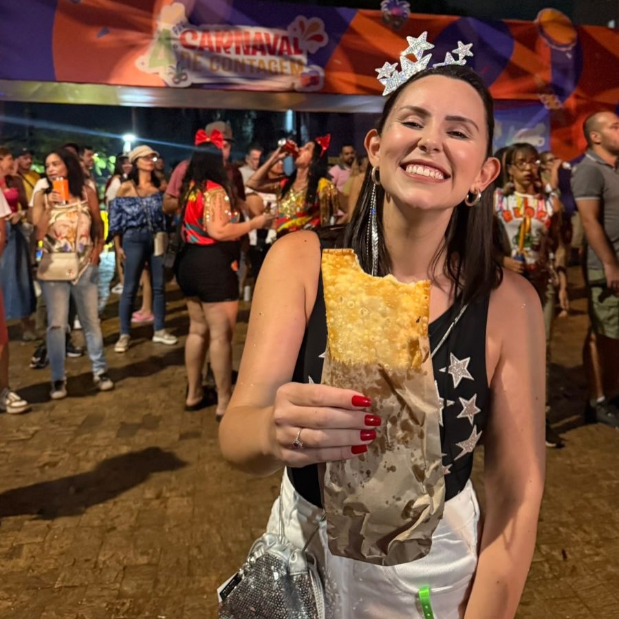 É carnaval no Brasil — e é por isso que estive nas ruas: festejando, ocupando espaços públicos, encontrando as pessoas e reafirmando que nosso corpo é nosso território. 💜
Seguimos ocupando todos os espaços. Com glitter, com coragem e com consciência. ✨💜