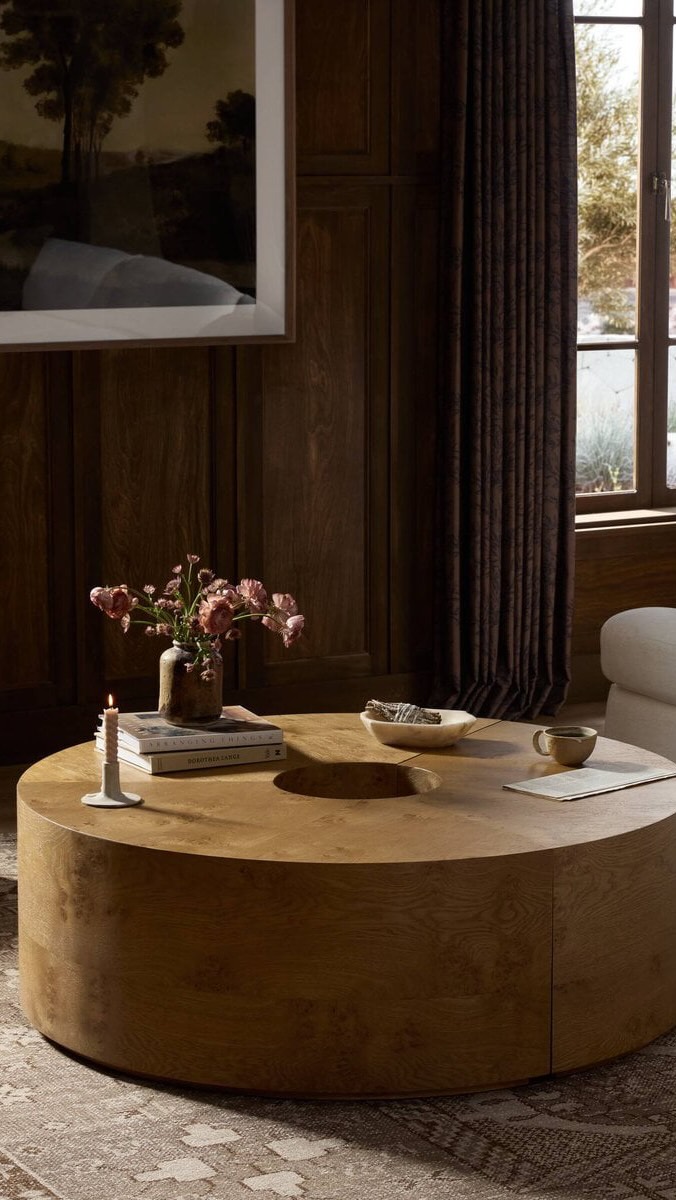 Here are our favorite finds in Las Vegas Market from @theodore_alexander_official, @classichomefurniture, @fourhandsfurniture.
Which of these do you like the best?
#interiordesign #lasvegasmarket #interiordesigner #marketfinds #interiorstyling