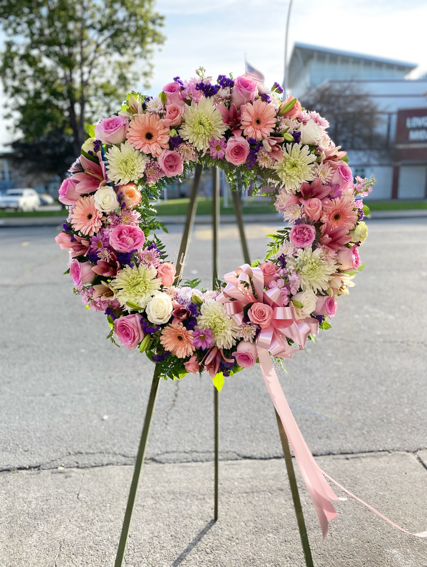 With love and Sweet Remembrance🌸
#wreath #funeral #florist