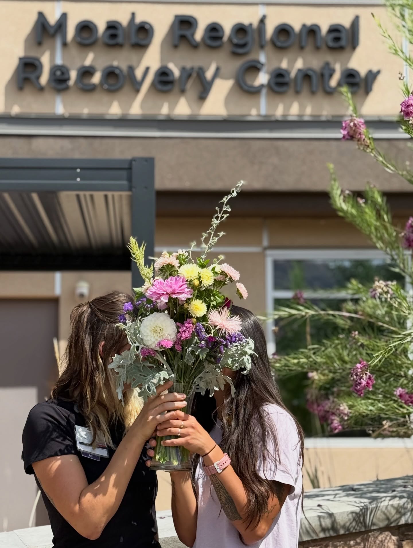 💐Why gift just one bouquet on valentines when you could give the gift of 8 fresh bouquets!💐
Flower bouquet subscriptions are available to purchase through our website. Show someone you love them this year with local fresh flowers for 8 weeks straight this summer. #shoplocal