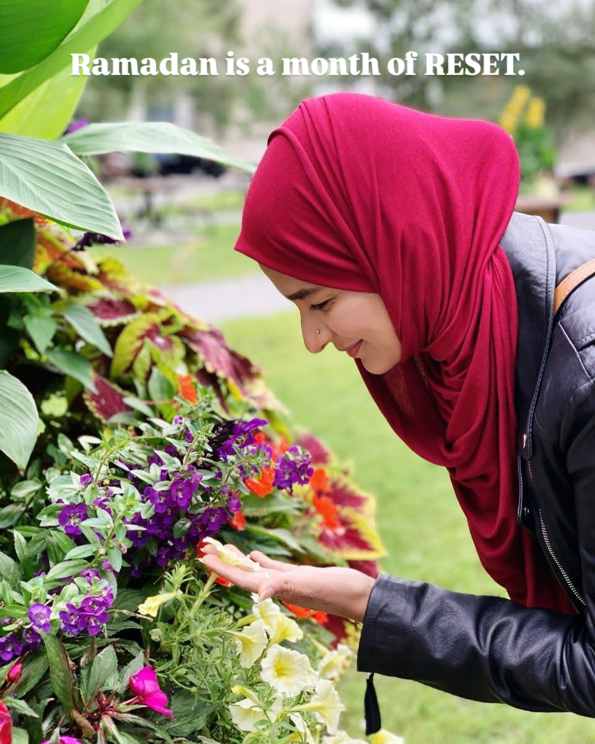 Ramadan for me is a month of RESET.
It’s a month where I slow down and bring my entire focus towards healing my heart, reviving my soul, nourishing my mind and strengthening my body.
I prefer stepping away from the chaos of Dunya and looking more inwards and checking in on how I am doing.
Things I prioritise during Ramadan are:
✨ Focussing on reconnecting with Allah through prayer and dhikr
✨ Increasing Quran Recitation and Quran Translation
✨Spending more time with family and making sure to share what I am learning from the Quran and Sunnah
✨ Limiting social media by deactivating some apps on my phone
✨Making LOADS of Dua
✨Taking care of my physical health so that I have the energy and stamina I need to make the most of this holy month.
As a Fitness Coach, my fitness goals in Ramadan are NOT big and fancy.
I like to go back to the basics by focusing on mobility work and simple bodyweight exercises to help me perform the “extra” ibadah without any aches and pains.
And this is what I want for you. 💕
Join me as I coach a beautiful community of sisters online to help them improve their physical health alongside spiritual health.🌷
Fit Ramadan is designed specifically for ladies who are fasting while being supportive of what their body is going through, so they can get through it while fasting and not feel exhausted.
We start on Monday, 16th February.
Click the link in bio or comment FIT RAMADAN to join!