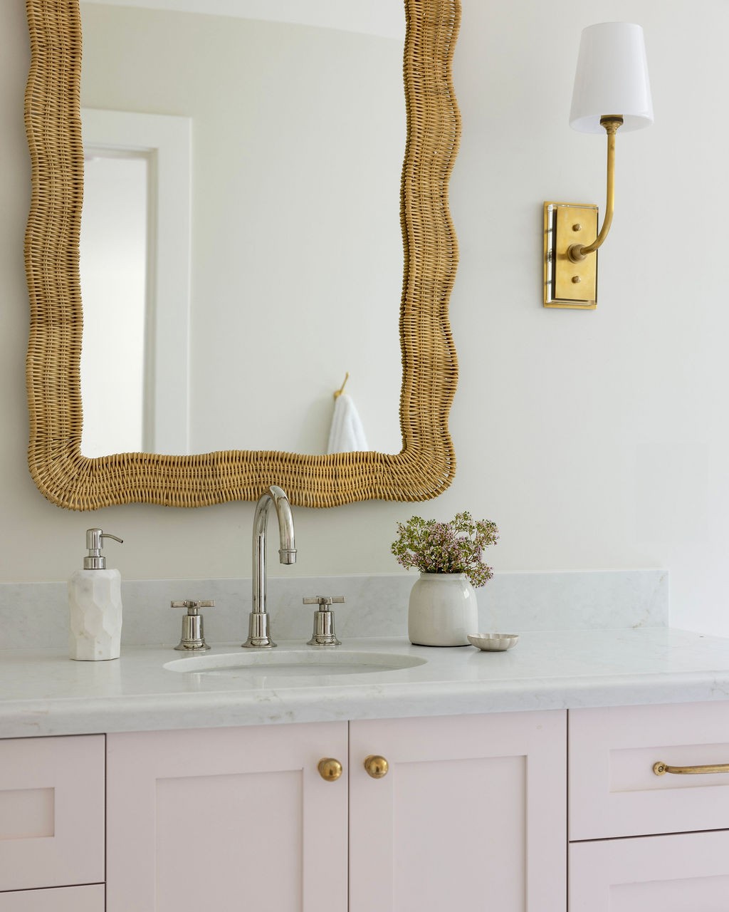Happy Valentines Day!
While our client's daughter loves pink now, that might not always be the case. Since kid's bathroom vanities often need a new paint of coat sooner rather than later, a pink vanity was the perfect way to incorporate her favorite color and make a statement that can easily be changed in the future 🩷
Coastal Cottage Project
design @california.daydreams
photos @jessicabrydsonphotography