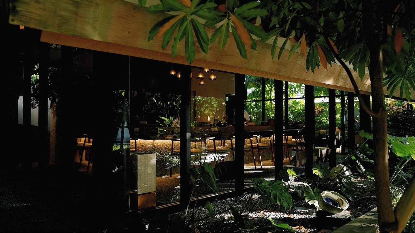 .
3月より始まるMenu Bon Voyageでは沖縄県産食材や季節の食材以外に、
ご縁のある宮城県気仙沼産フカヒレや高知県四万十で獲れた天然鮎のコンフィなどもご提供予定です。
是非当店で春の訪れも感じてください。
●3月1日より
Menu Bon Voyage
15000円(消費税込み・サービス料別)
・SHOKADO-9 前菜9品盛り合わせ
・高知県四万十産天然鮎のコンフィ、岩のりリゾット
・静岡県長谷川さんの無農薬マッシュルームのクロケット
・宮城県気仙沼産フカヒレのスープ
・宮古島産ほろよい牛のブレザオラ、トマト&泡盛粕
・宮古島の電灯潜り漁師・高田さんの鮮魚
・石垣島・やえやまファームの石垣牛フィレ肉の窯焼き
・宮古島・マジャーランドのもずく麺
・MOSS Terrarium ヌガーグラッセ
・ミニャルディーズ
From March, our new Menu Bon Voyage will feature not only seasonal and Okinawan ingredients, but also special products from regions close to our heart — including premium shark fin from Kesennuma in Miyagi and wild ayu from Shimanto, gently prepared as confit.
We invite you to experience the arrival of spring with us.
● Starting March 1
Menu Bon Voyage
¥15,000 (tax included / service charge not included)
・SHOKADO-9 – A tasting box of nine seasonal appetizers
・Ayu confit from Shimanto, Kochi | Rock seaweed risotto
・Organic mushroom croquette by Mr. Hasegawa, Shizuoka
・Shark fin soup from Kesennuma, Miyagi
・Bresaola of “Horoyoi” beef from Miyakojima | Tomato & Awamori lees
・Fresh catch from Miyakojima by night-diving fisherman Mr. Takada
・Kiln-roasted Ishigaki beef tenderloin from Yaeyama Farm, Ishigaki
・Mozuku seaweed noodles from Miyakojima
・MOSS Terrarium | Nougat glacé
・Mignardises
#mossokinawa #那覇グルメ
#那覇ディナー #沖縄レストラン
#nahafood #naharestaurant
#okinawarestaurant #okinawafinedining
#okinawatrip #visitokinawa
#okinawajapan #traveljapan
#finediningexperience #luxurydining
#chefstable #tastingmenu
#luxurytravel #japanluxury
#bucketlisttravel #traveltoeat
#hongkongfoodie #taipeifoodie
#singaporefoodie
#沖繩美食 #那霸美食