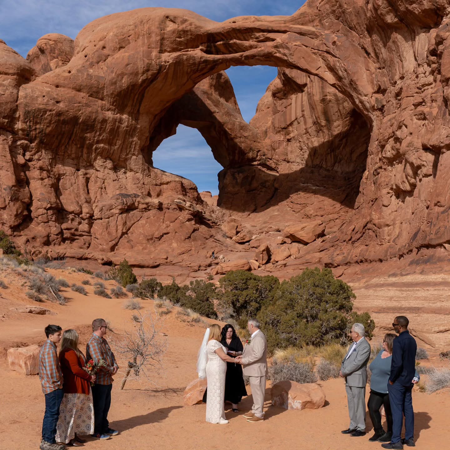 Kicked off the wedding season in Moab this weekend.
Wedding Pros:
Where is your first wedding this year?
2026 Couples:
Where are you saying "I Do!"
#utahwedding #2026wedding #weddingceremony #elope #archeswedding