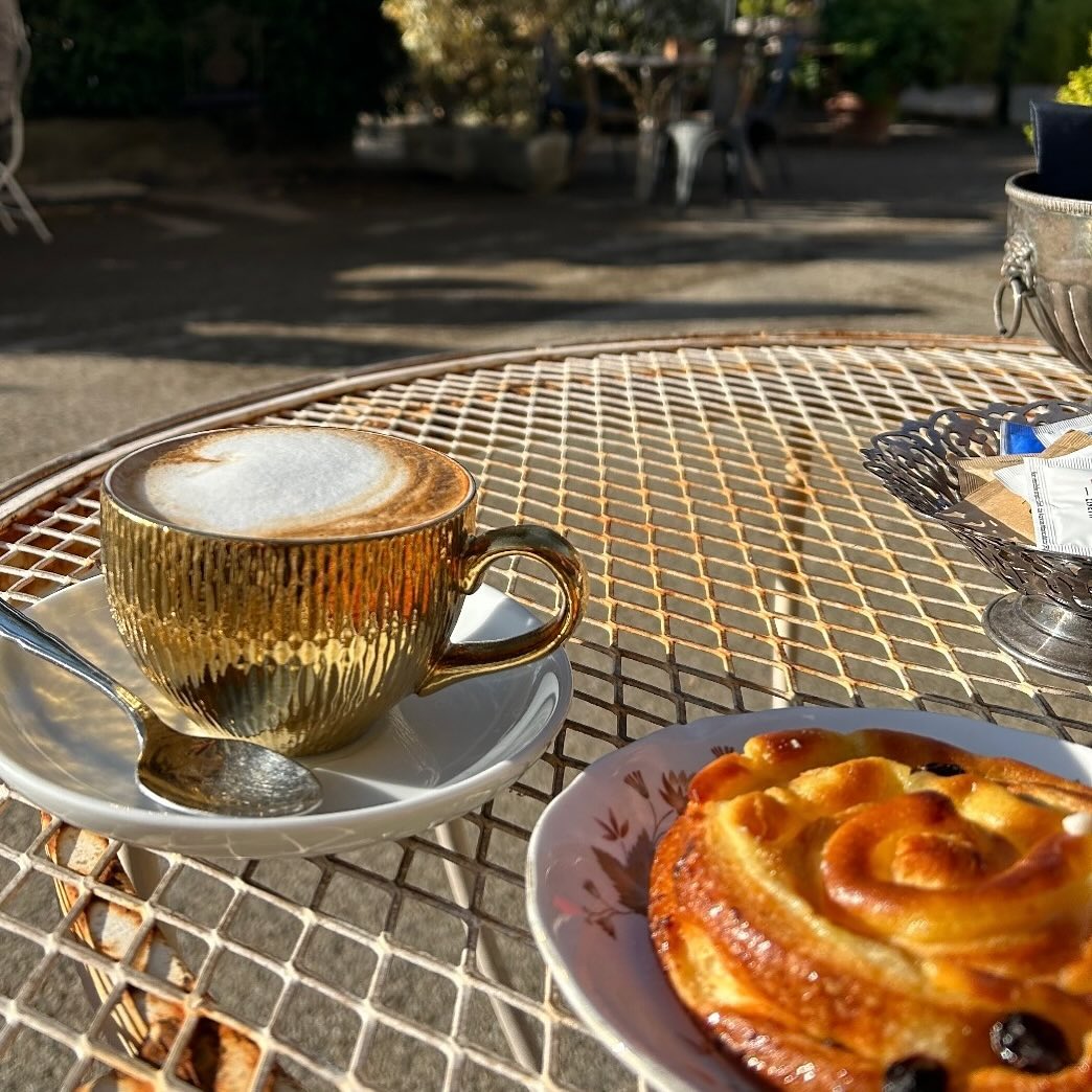20 minutes up one of the most exquisite hills behind the villa sits our favourite coffee shop… we always stop on the way to Sienna or San Gimigiano or the local cheese and milk farm.