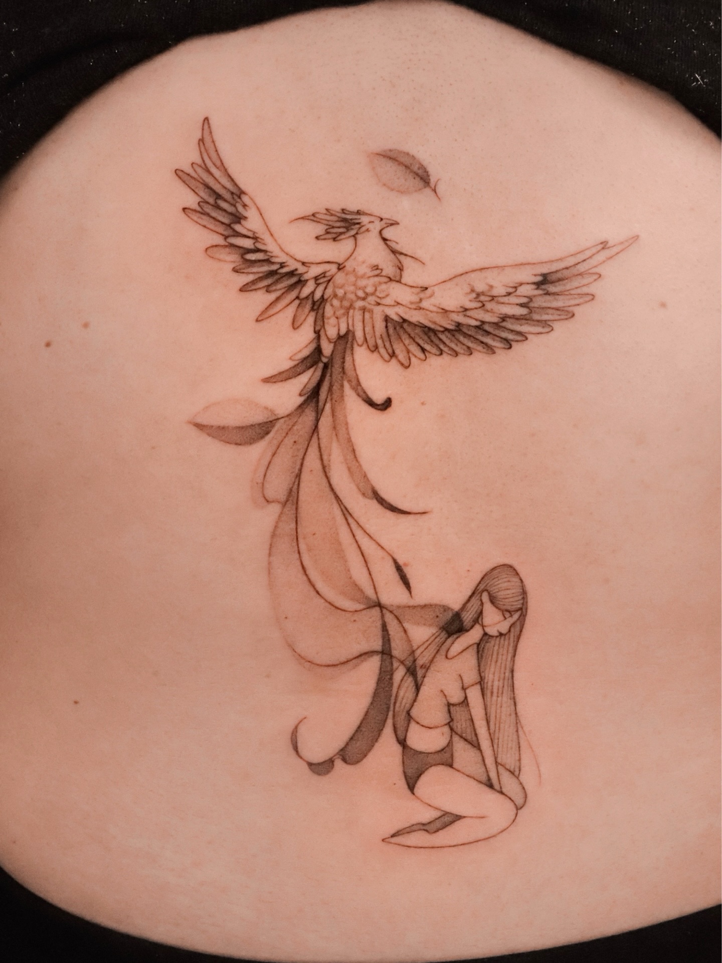 C E N I Z A S
Las adversidades son pruebas que definen nuestro carácter, como el fénix 🤍
Gracias por escogerme para ayudarte a sellar el pasado y celebrar el futuro
Hecho con:
@bishoprotary
@dynamiccolor
@masttattoo.official
#finelinerart #mexicantattooartist #cdmx #tatuajesfinos