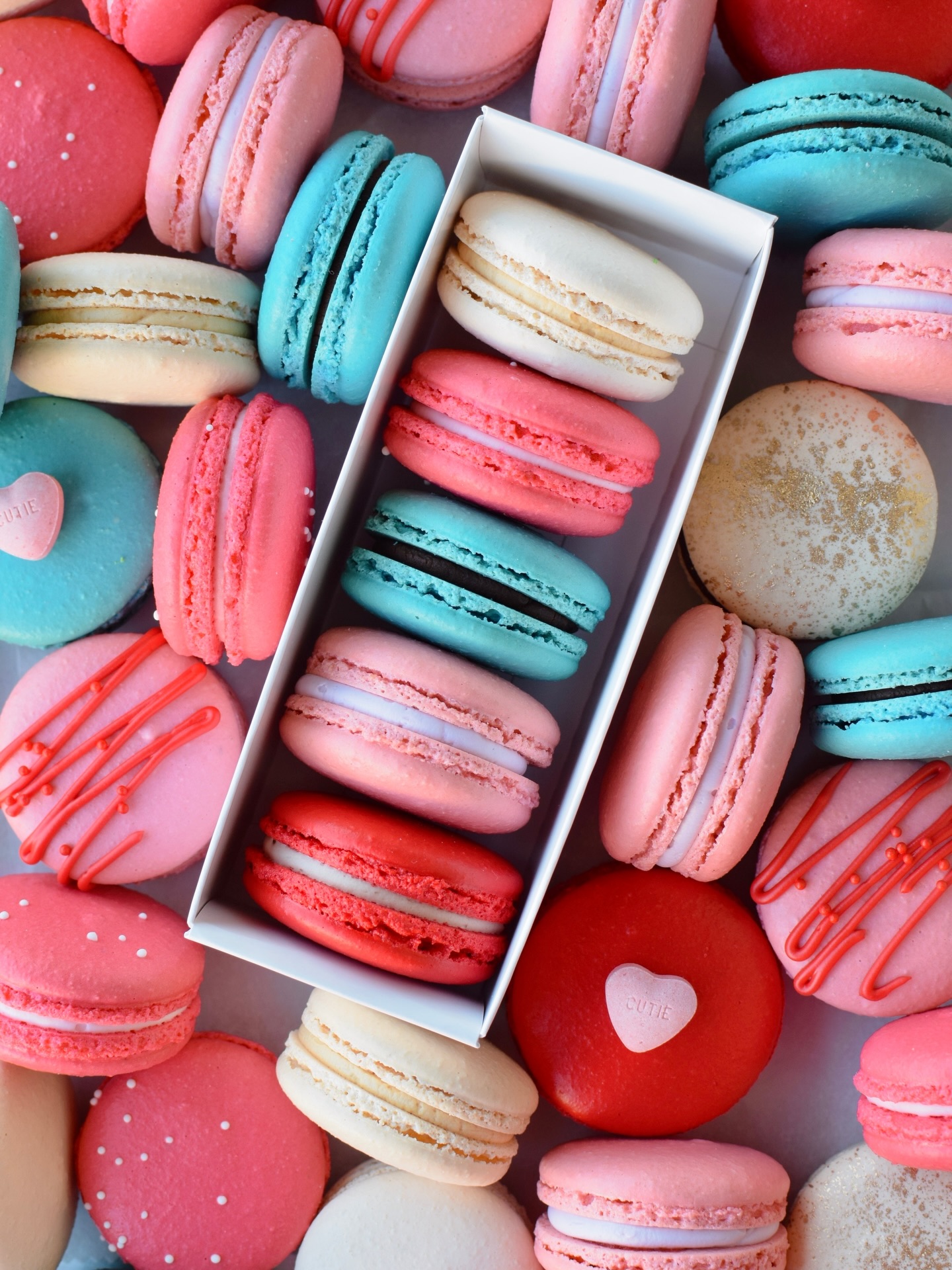 🌹VALENTINE’S POP UP MENU💋 Join us this Saturday to indulge in the most decadent desserts! The Bakeshop will be open 10-1 to celebrate the sweetest day of the year 🥂
🍪 COOKIES
•Oreo Heart Cookie Sandwich
•PB&J Cookie Sandwich
•Cookies & Cream Cookie Sandwich
•Sugar Cookie Heart Stack
•Triple Chocolate Cookie
🌹 MACARONS *GF
•Peanut Butter Truffle
•Raspberry
•Jumbo Chocolate Covered Strawberry Heart
•Jumbo Crème Brûlée Heart
💘 MACARON 5pk *GF
•Nutella (red)
•Chocolate Truffle (teal)
•Strawberry Champagne (light pink)
•Dulce de Leche (white)
•Raspberry Rose (hot pink)
💋 BARS
•Cookie Dough Brownie
•Strawberry Cheesecake Bar
•Brown Butter Chocolate Chip Cookie Bar
🍓CAKE & PASTRY
•Chocolate Chip Cookie Cake Slice
•Chocolate Raspberry Tea Cake
•Vanilla Bean Cream Puff
•Yellow Cake w/ Fudge Frosting Slice
•Oreo Chocolate Mousse Parfait
🍰 CAKE CUPS
•Cookies & Cream
•Chocolate Fudge
•Lemon Blueberry
•Key Lime Coconut