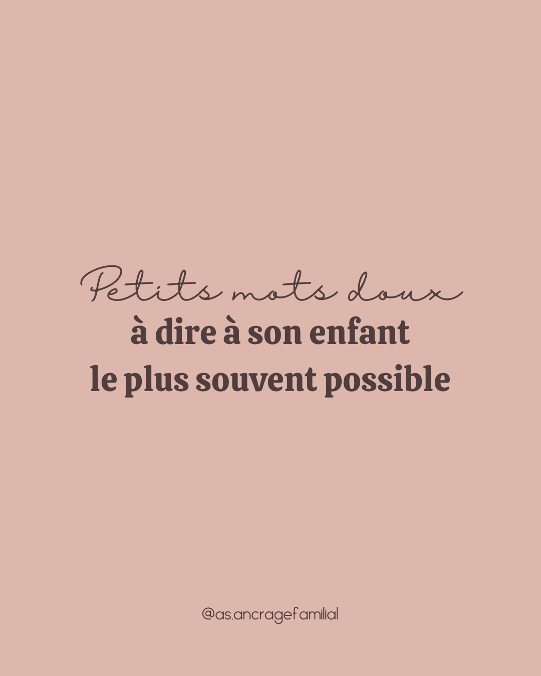 Le lien parent-enfant se construit en prenant soin de remplir le réservoir affectif de notre enfant chaque jour.
Une des façons simples et accessibles de le faire, comme dans ma publication de la semaine dernière, est de lui dire des petits mots doux.
Dire des choses positives à son enfant, c’est nourrir le lien au quotidien.
C’est soutenir son sentiment de sécurité intérieure.
C’est renforcer son estime et sa confiance.
Petit défi tout doux :
✨ Dire au moins un mot doux par jour à son enfant.
Pourquoi ne pas le faire au moment du coucher?
Terminer la journée sur une note positive, c’est lui permettre de s’endormir avec le cœur rempli, et vous aussi. 🩷