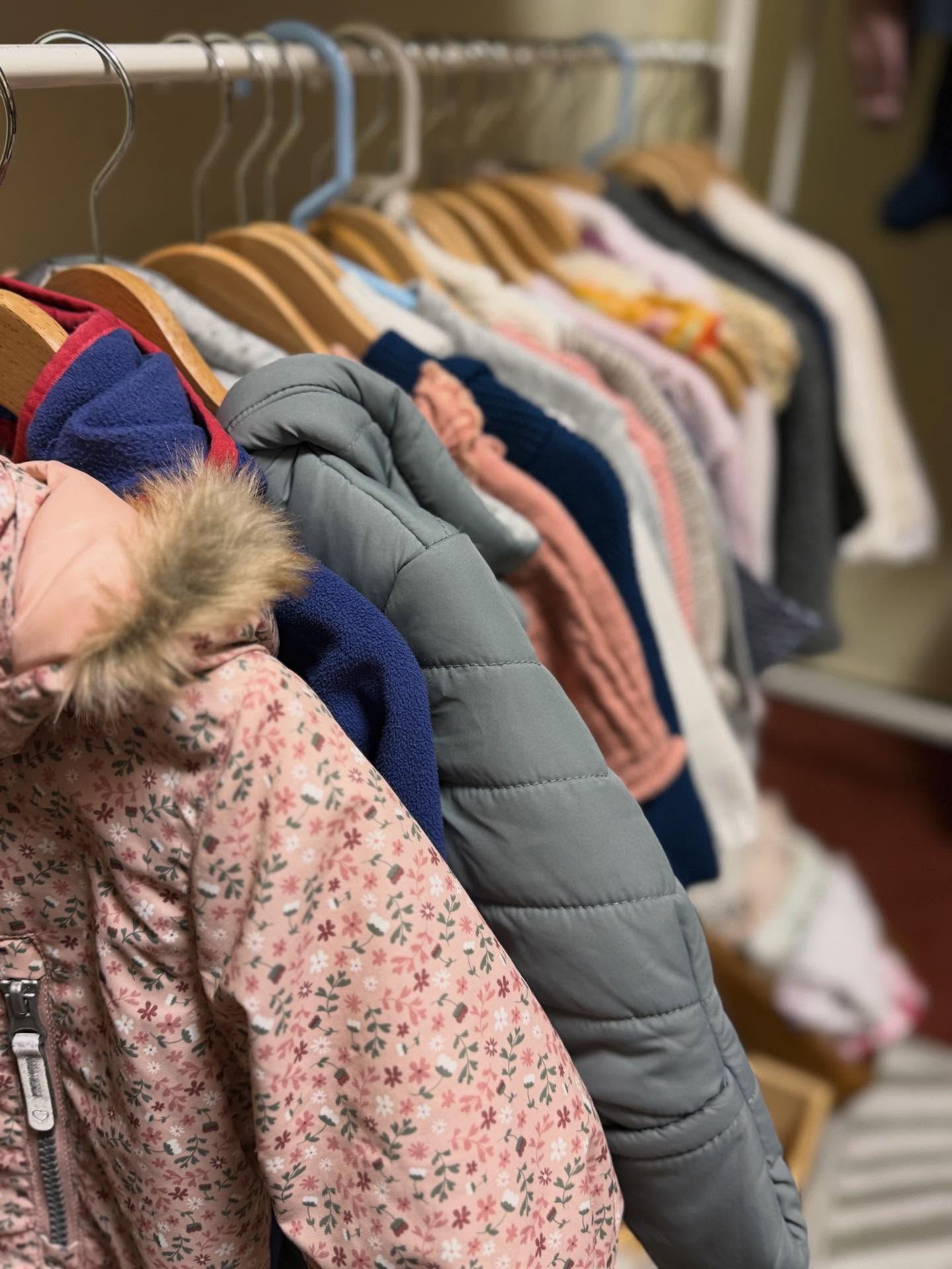 Es hat noch so viele tolle Sachen. Und auf alles gibts nochmals 30%! Nur noch morgen, Freitag von 13h - 15h und am Samstag, 21.2 von 9h- 12h🤍
.
.
.
#wintersale #nachhaltig #kinderkleider #secondhand