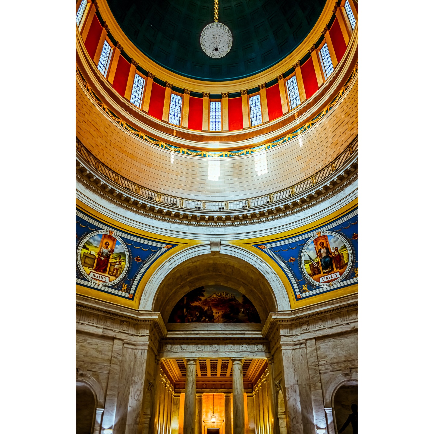 Charleston, West Virginia. In a nutshell. Putting in work for @wvfoodandfarmcoalition for the last two days has been incredible. The people. The cause. The camaraderie. All of it amazes me. This feels like home.
.
.
#CharlestonWV
#WestVirginia
#WVPhotographer
#CharlestonWVPhotographer
#AlmostHeaven