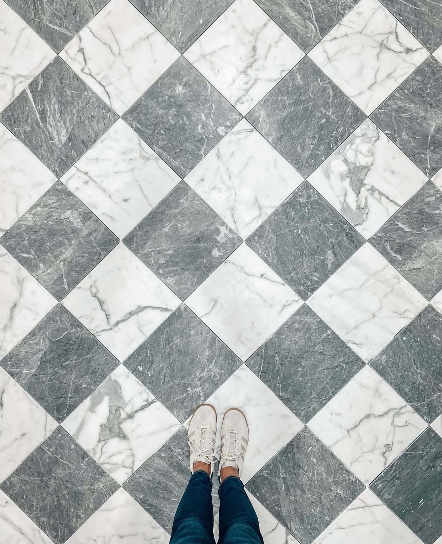This timeless checkered marble foyer is pure classic elegance. The natural veining, the perfect symmetry, the unmistakable presence… this is the kind of floor that stops you in your tracks the moment you walk in. Not a trend. A legacy. #CheckeredMarble #TimelessDesign #ClassicInteriors #MarbleFoyer #SimplyQuartered