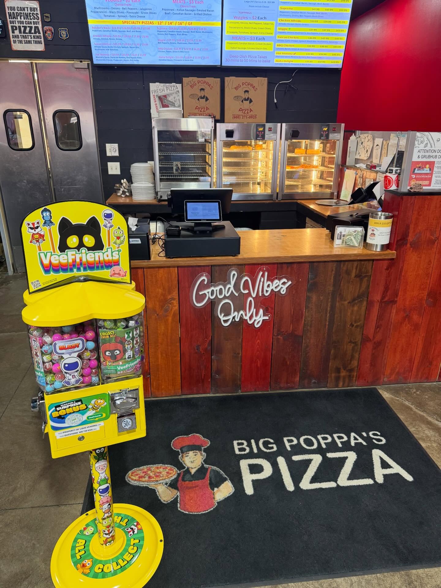A brand new @veefriends vending machine is now live at Big Poppa’s Pizza 🍕
Grab a slice.
Hit the machine.
Enjoy the surprise.
Sioux Falls… go check it out 👀
Tag us if you score something good 🎉
#SiouxFalls #LoudVending #SupportLocal #VendingFun