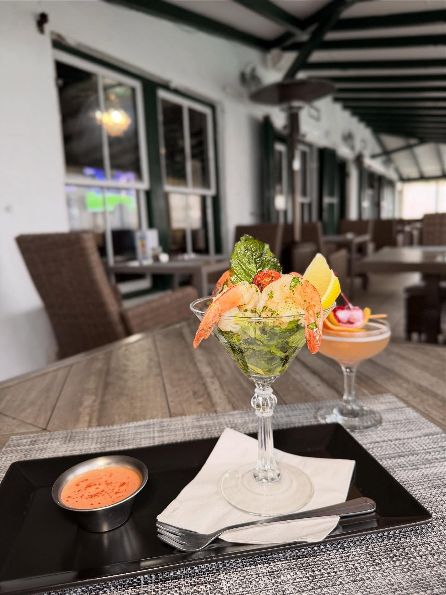 LOVE-INFUSED STARTER
Valentine’s Day Special Menu
Amour Shrimp Cocktail😍