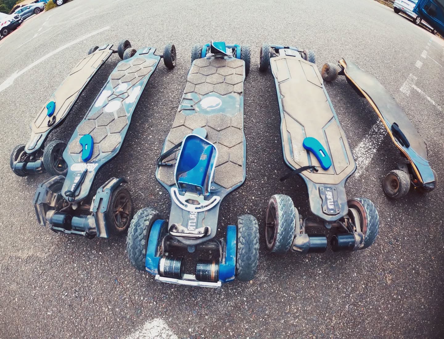 Quel planche tu veux tester aujourd'hui 😄🛹
Exway ATLAS, roues street, pneus street, pneus tout terrains, CloudWheels Rovers, Exway Flex CloudWheels, Exway Wave...
.
➡️ Retrouvez toute la gamme de planches Exway.
.
✅ Des planches haute performances avec une application dédiée pour permettre un réglage tout en finesse de l'accélération et du freinage selon vos préférences.
.
@exwayboard6 @icloudwheel @dopegriptapes
#esk8 #esk8fr #technologie #exway #skate #electriqueskateboard #smartcontrol #hightech