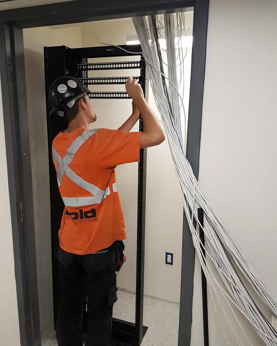 Data rack population day. Remember, we specialize not only in electrical solutions but all things low voltage.
#data #communications #dooraccess #security #cctv #controls
#electricianlife #electriciansofinstagram #takeprideinyourwork #electric #wedoitall #theboldgroup #datarack #terminations
