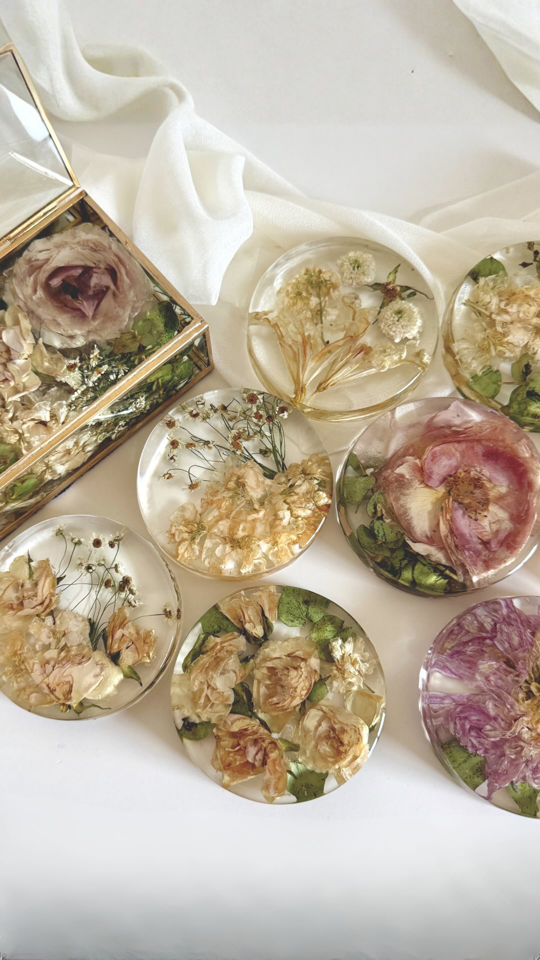 The most requested add ons; coasters 💌
#weddingbouquetpreservation #floralpreservation #vancouverweddings #vancouverbride #canadawedding