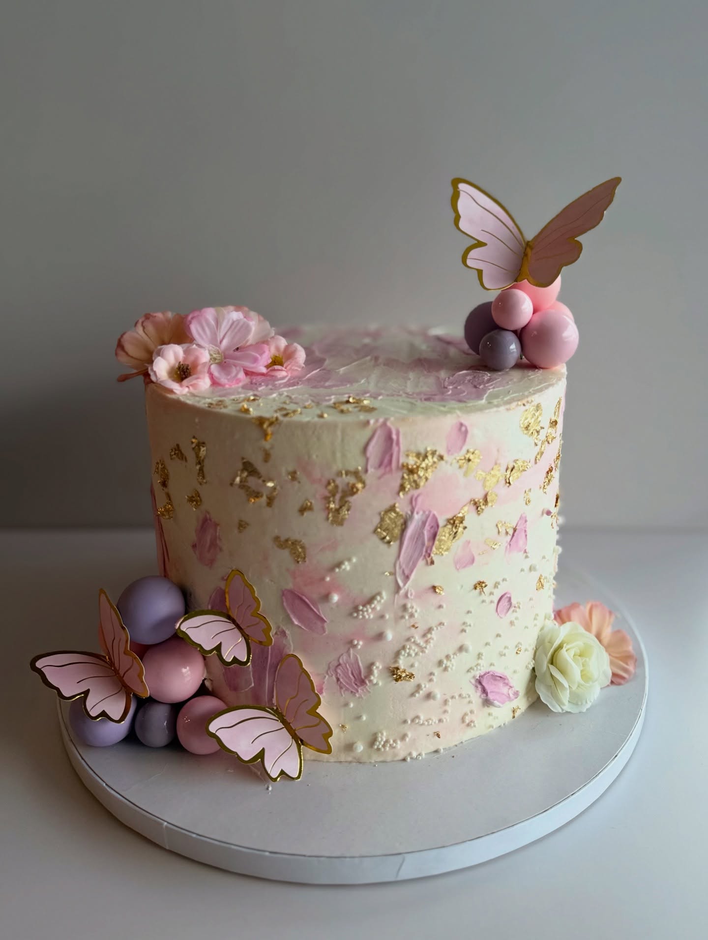 Soft pastels, florals, and a little butterfly magic ๐ฆโจ
#DavenportFL #ChampionsGate #CentralFloridaBaker #OrlandoBaker #KissimmeeBaker #PolkCountyFL #FloridaBaker #FloridaCakes #LocalBaker #SmallBusinessFL #SupportLocalFL #CustomCakesFL #HomeBakerFL #OrlandoCakes #ButterflyCake #FloralCake #PastelCake #PrettyCakes #CakeInspo #CakeDesign #ButtercreamCake #EdibleArt #CakeDecorating #CustomCakes #ElegantCakes #BirthdayCakeIdeas #CelebrationCakes #DessertLovers #BakerLife