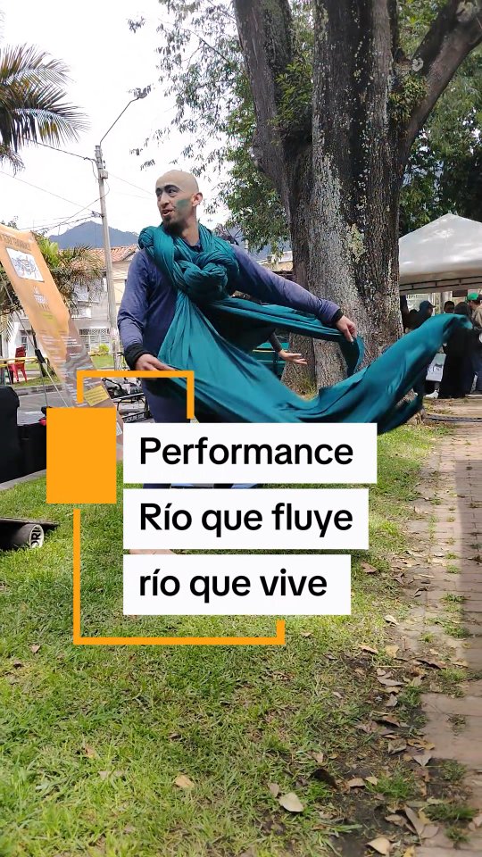 No olvides seguir nuestra cuenta @escuelaslackbogota Lanzamos el performance Río que fluye río que vive en el @triangulo_de_poder homenaje al río Arzobispo y al Pez Capitán. Agradecemos a todos los asistentes. La pasamos fenomenal.