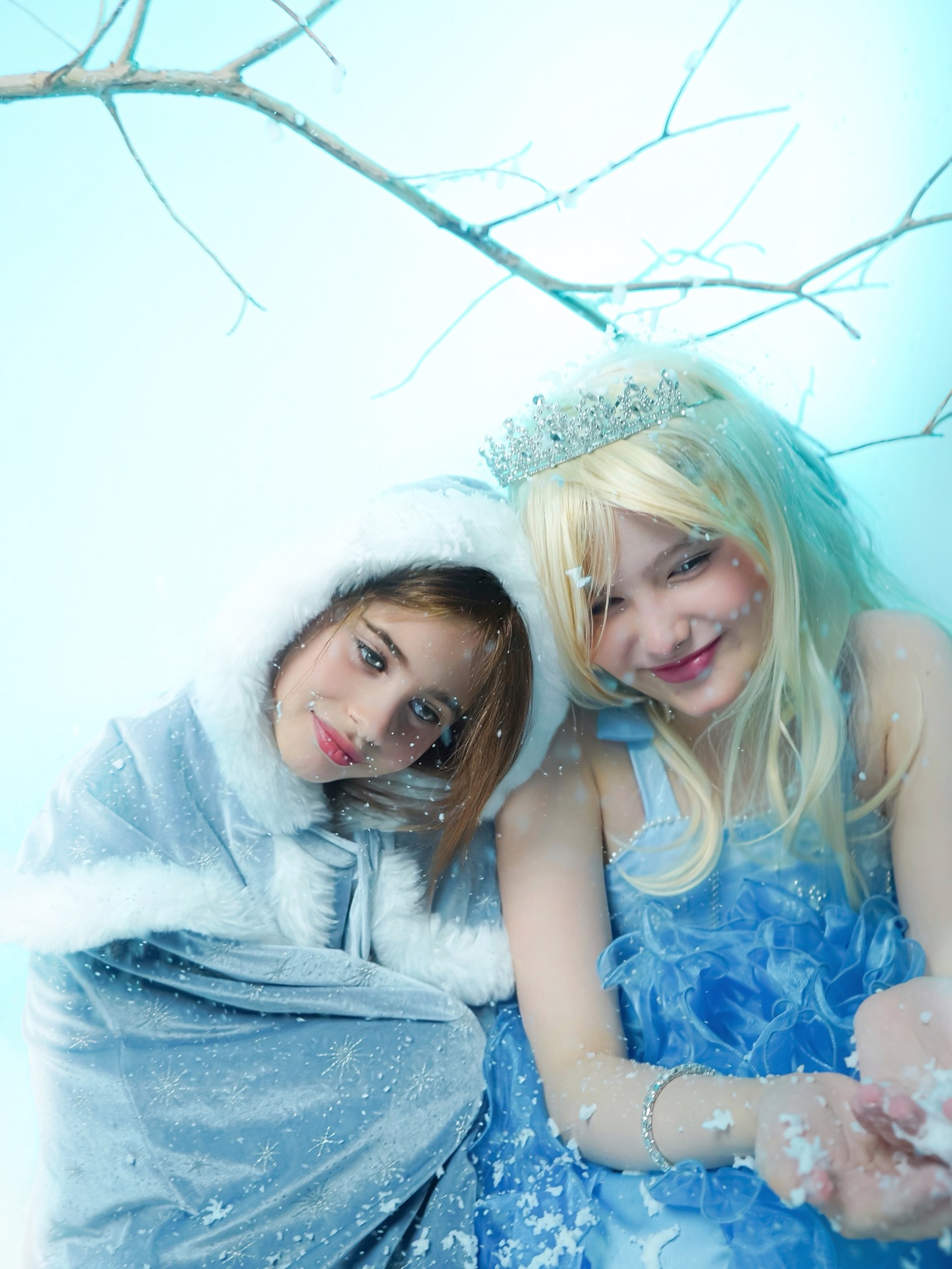 Elsa and her little sister❄️
Cr: @lareen__5s
@model.lea_sh3
Pho: @ffiilmzz
#winterwonder #kidsmodel #luxurylifestyle #disneyfan