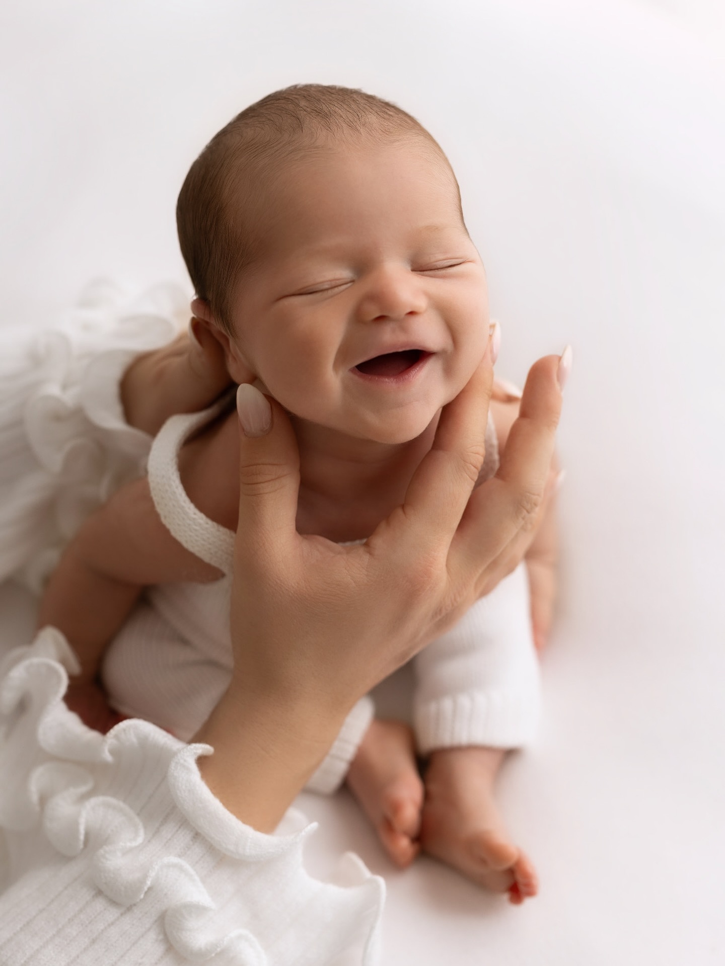 Here to brighten your Tuesday morning 🥰 One week of Noah.
Let’s document every detail while they’re still this small 💫✨