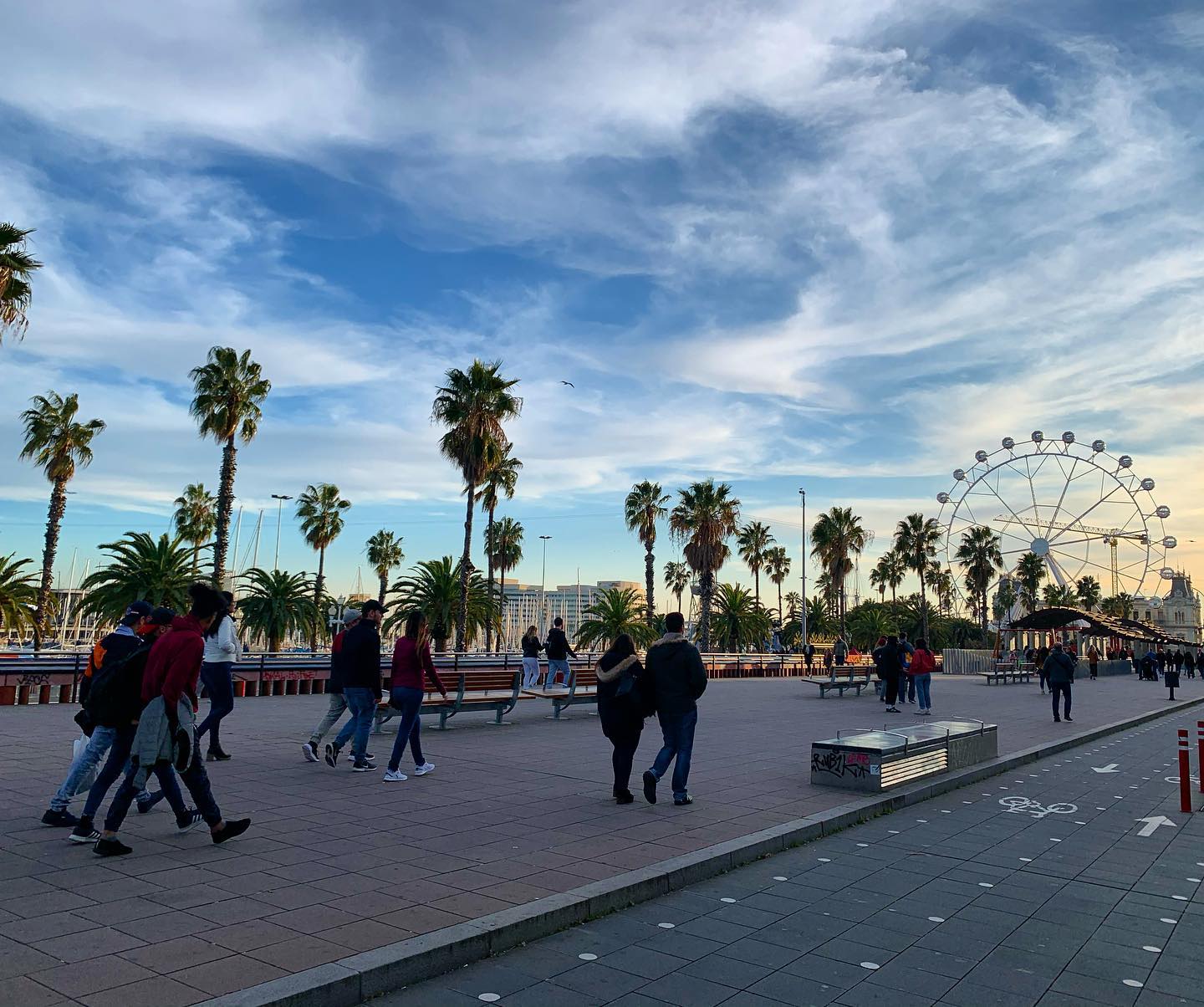 Aquele passeio gostoso pelo Porto 🥰
#barcelona #port #bcn #bcnlovers #bcndicas #lovebarcelona #catalunya #bcncity #walking #tourist #loveit #weekendvibes