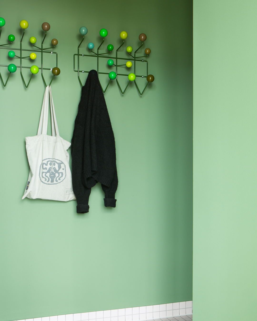 Jeg elsker denne grønnfargen 🤩 💚 . Palmetto fra Jotun.
Foto: Nadia Norskott
Prosjekt: Paradis Interiørarkitekter