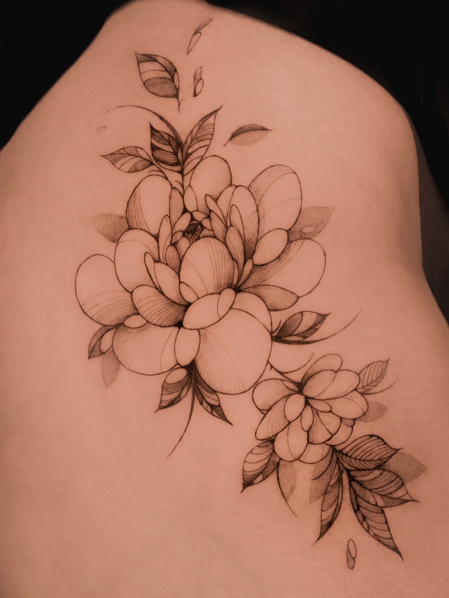 Que hermosas las flores 🤍
#finelinerart #floraltattoos #cdmxtattooartist