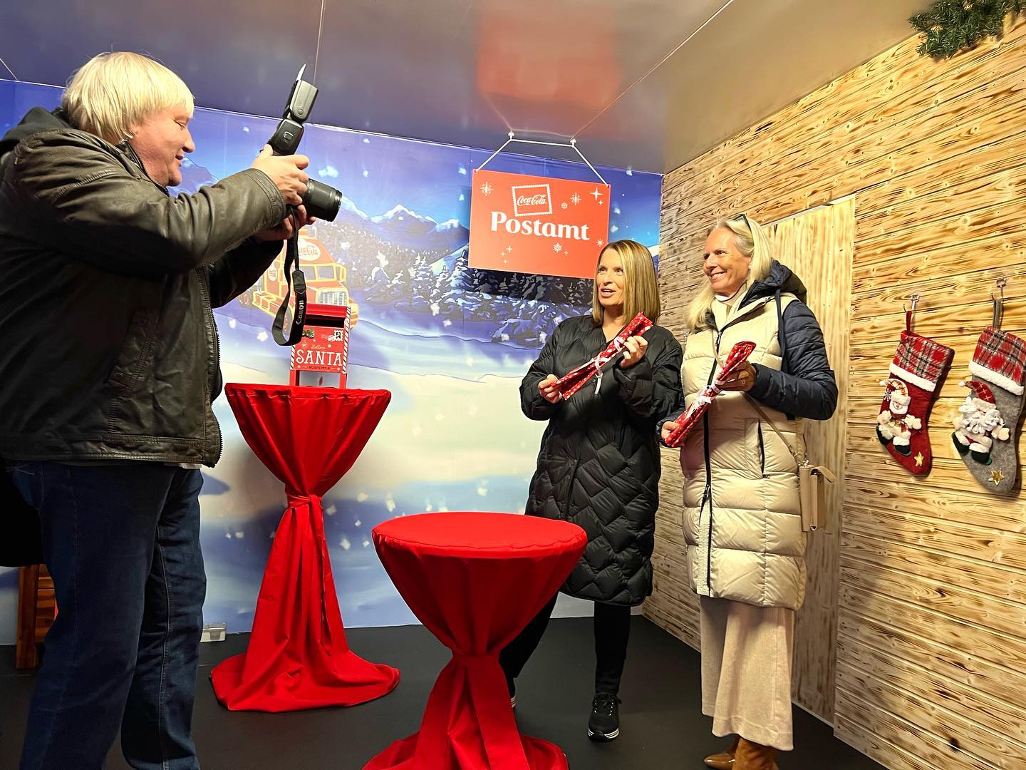 I am so famous 😂 #geschenkstoff
#kronenzeitung #coketruck #lichtinsdunkel @barbara_stockl @regina_preloznik
#weihnachten #advent #geschenkeverpacken #stoffstattpapier #müllvermeiden