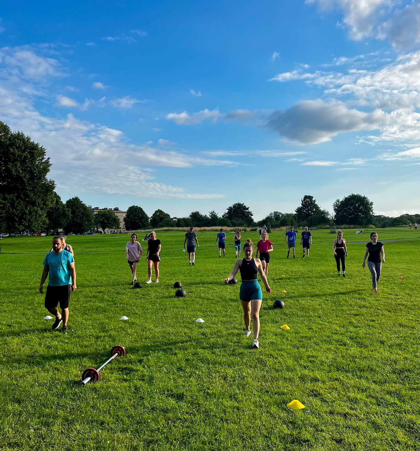 Thursdays with the HIIT crew, making it happen in the summer heat 👊❤️🔥 #WinningTogether
•
@bristol.hiit.fitness