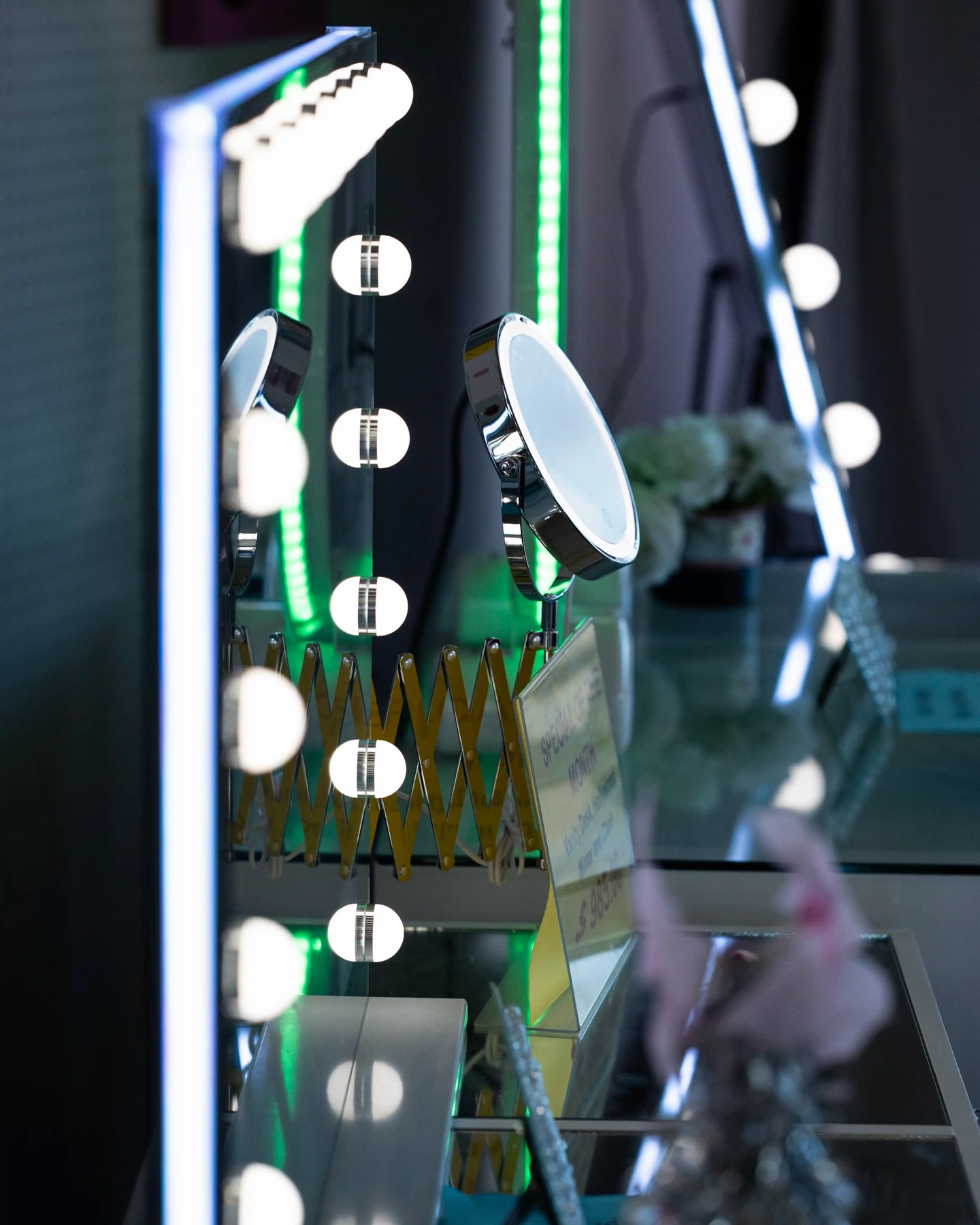 If you forgot to get her a gift, it’s ok. We’ve got you! You still have time to get her the perfect gift! 💝
Si se te olvidó comprar el regalo, no te preocupes, nosotros tenemos el regalo perfecto para ella!